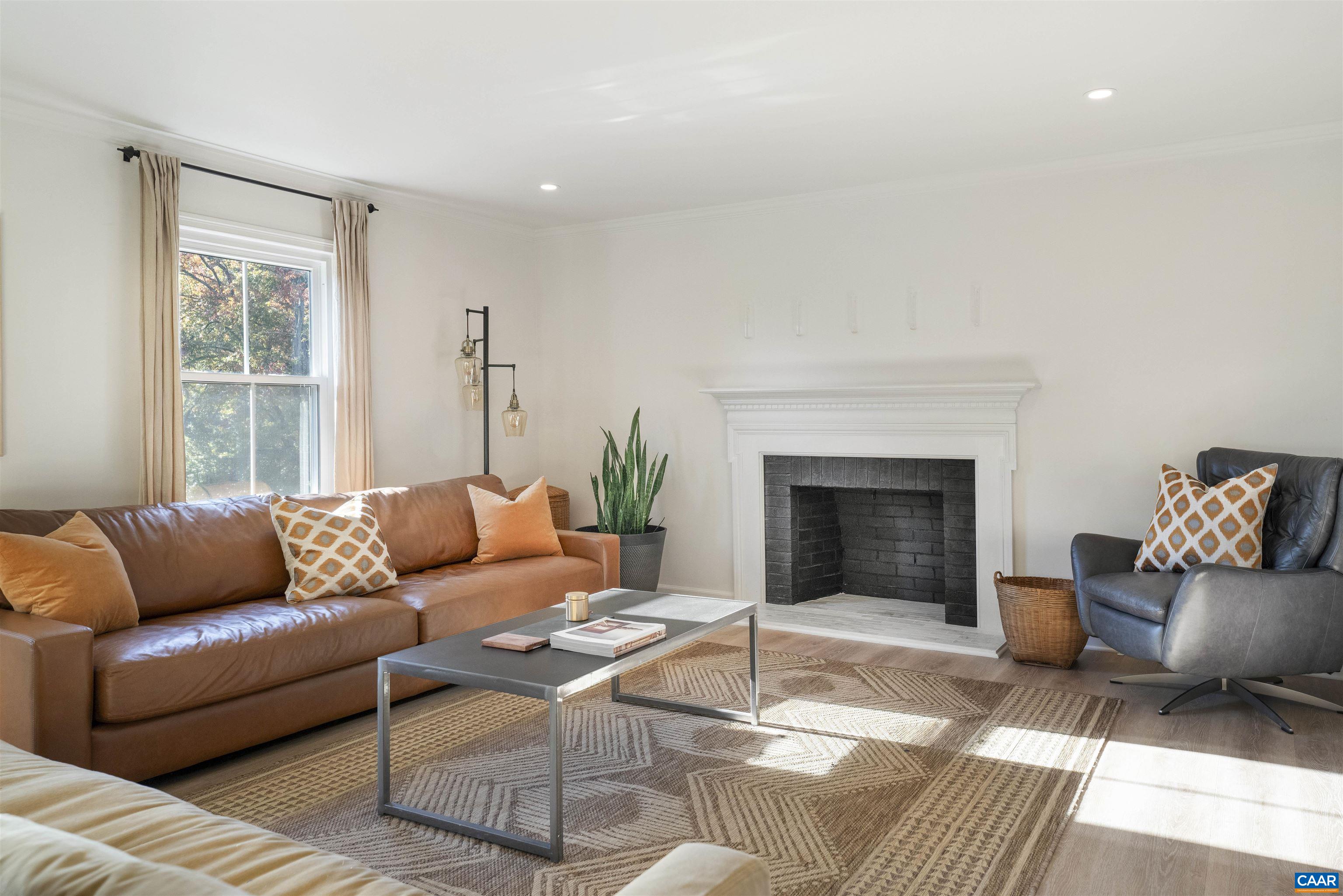 205 CHAUCER RD