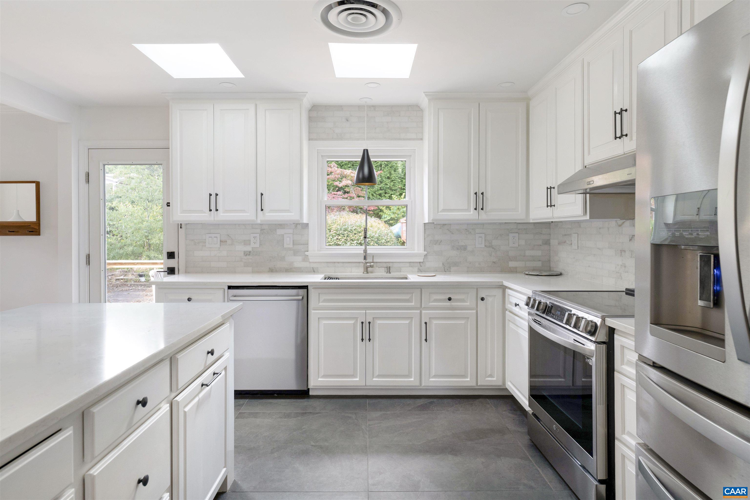 205 CHAUCER RD