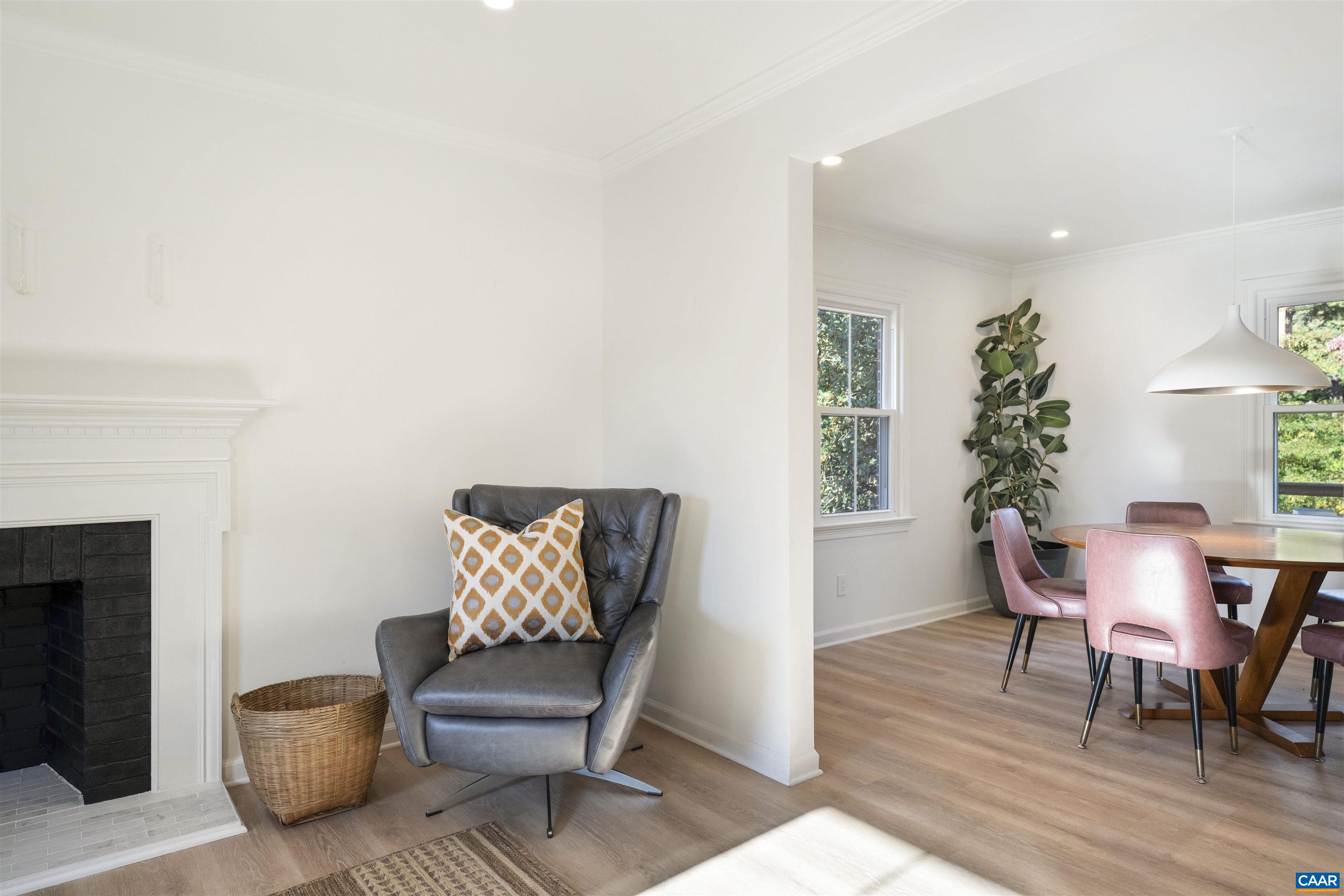 205 CHAUCER RD
