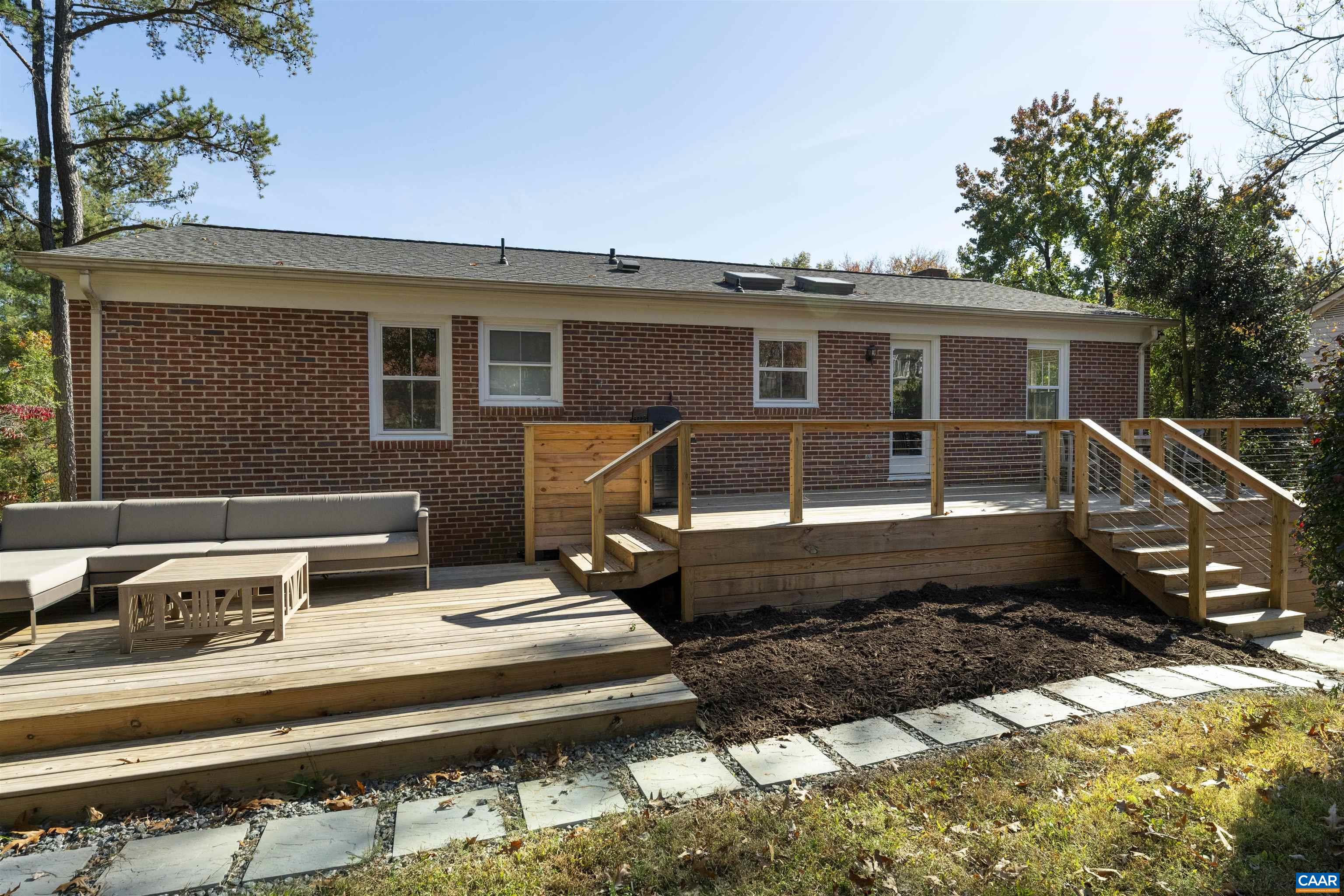 205 CHAUCER RD