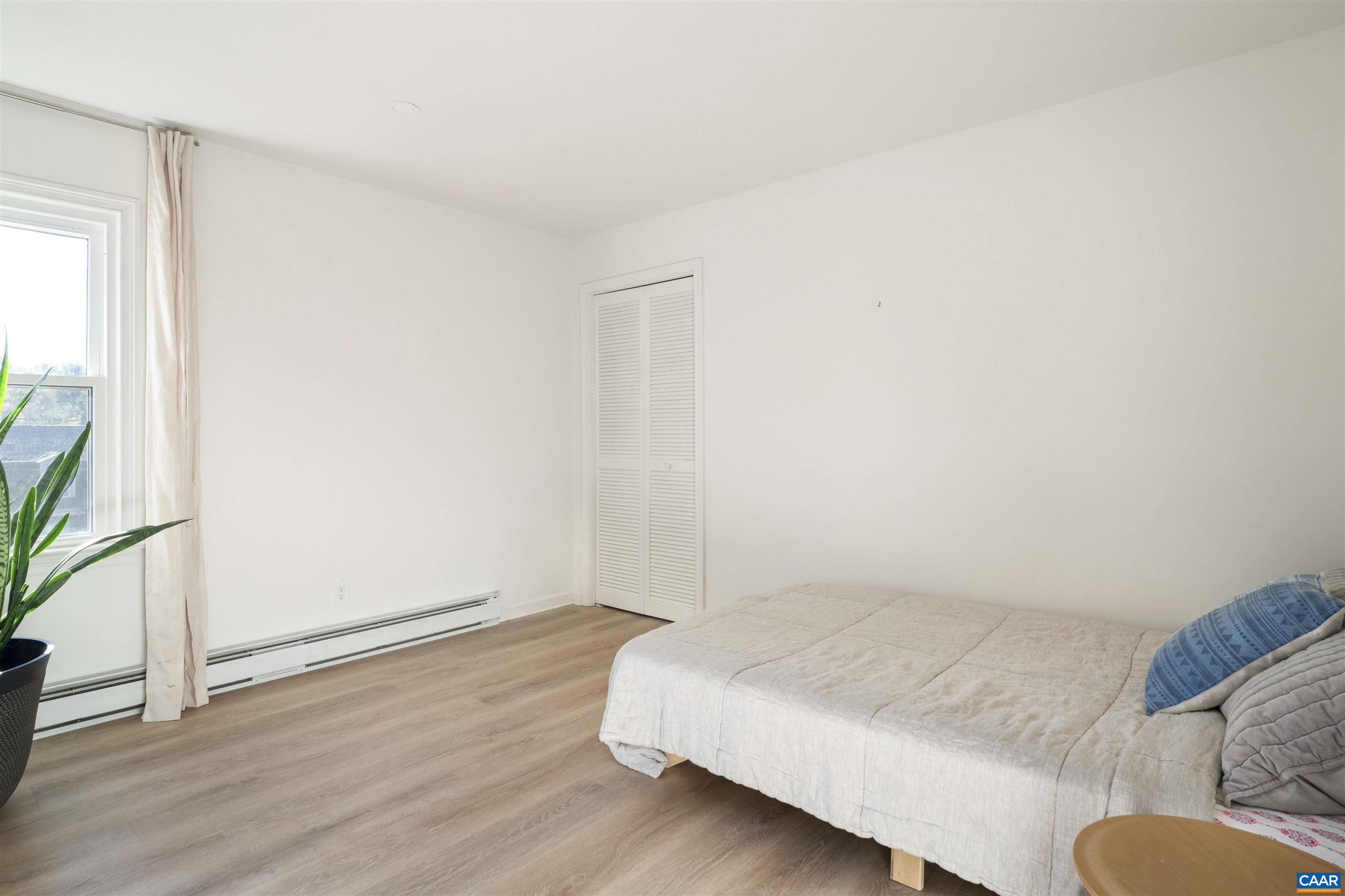 205 CHAUCER RD