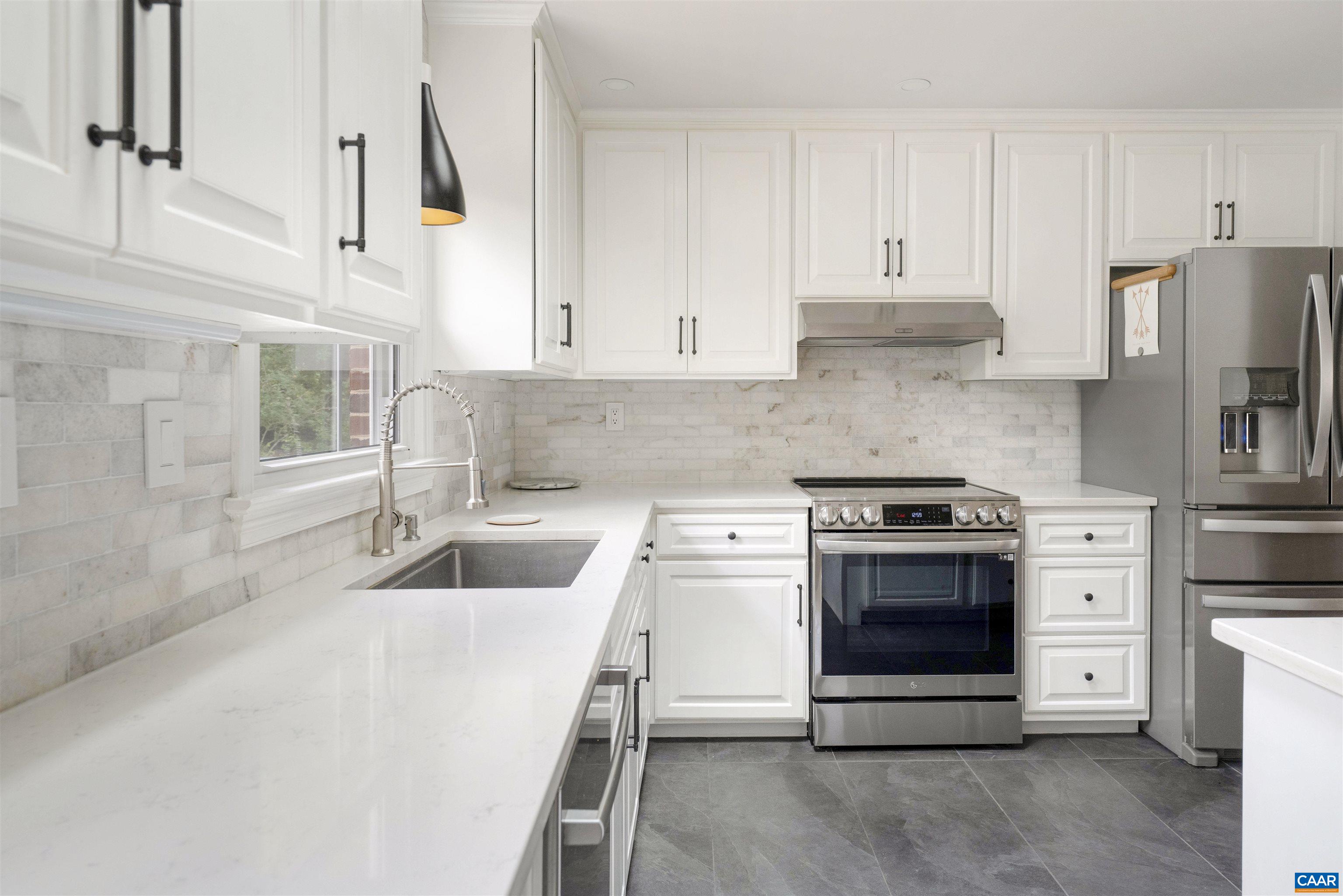 205 CHAUCER RD
