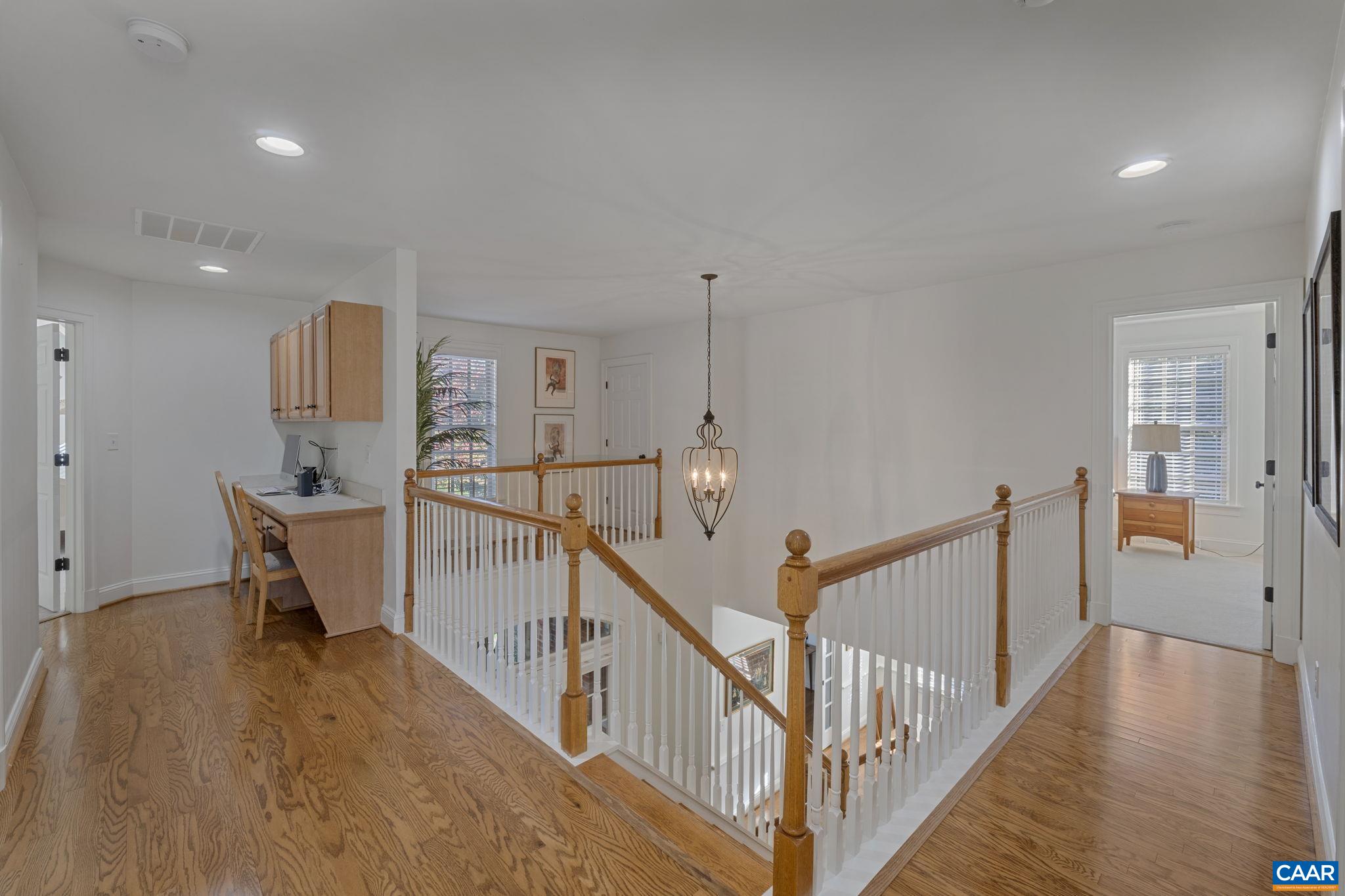 6933 WINDMERE LN