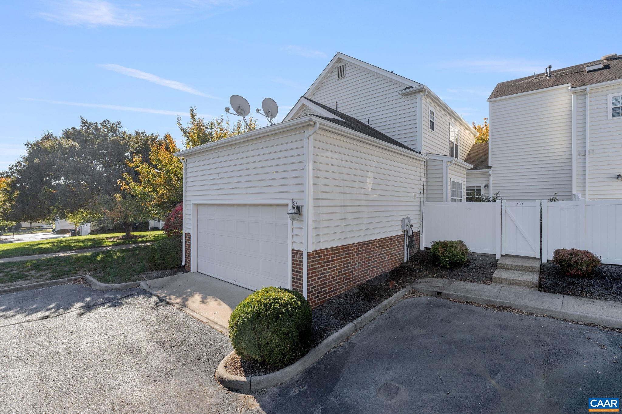 2117 PINEY KNOLL LN