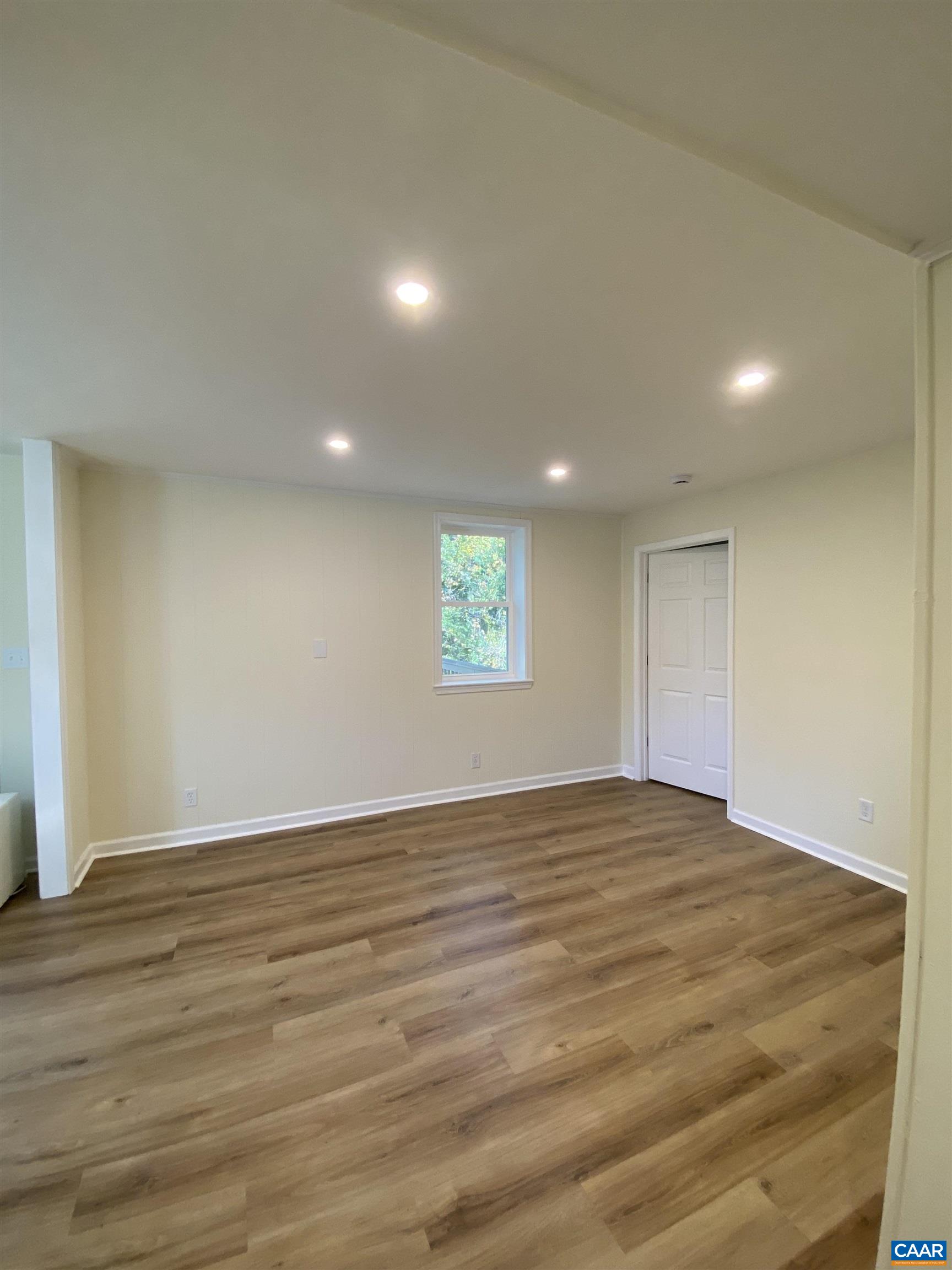 608 ELIZABETH AVE Unit: B