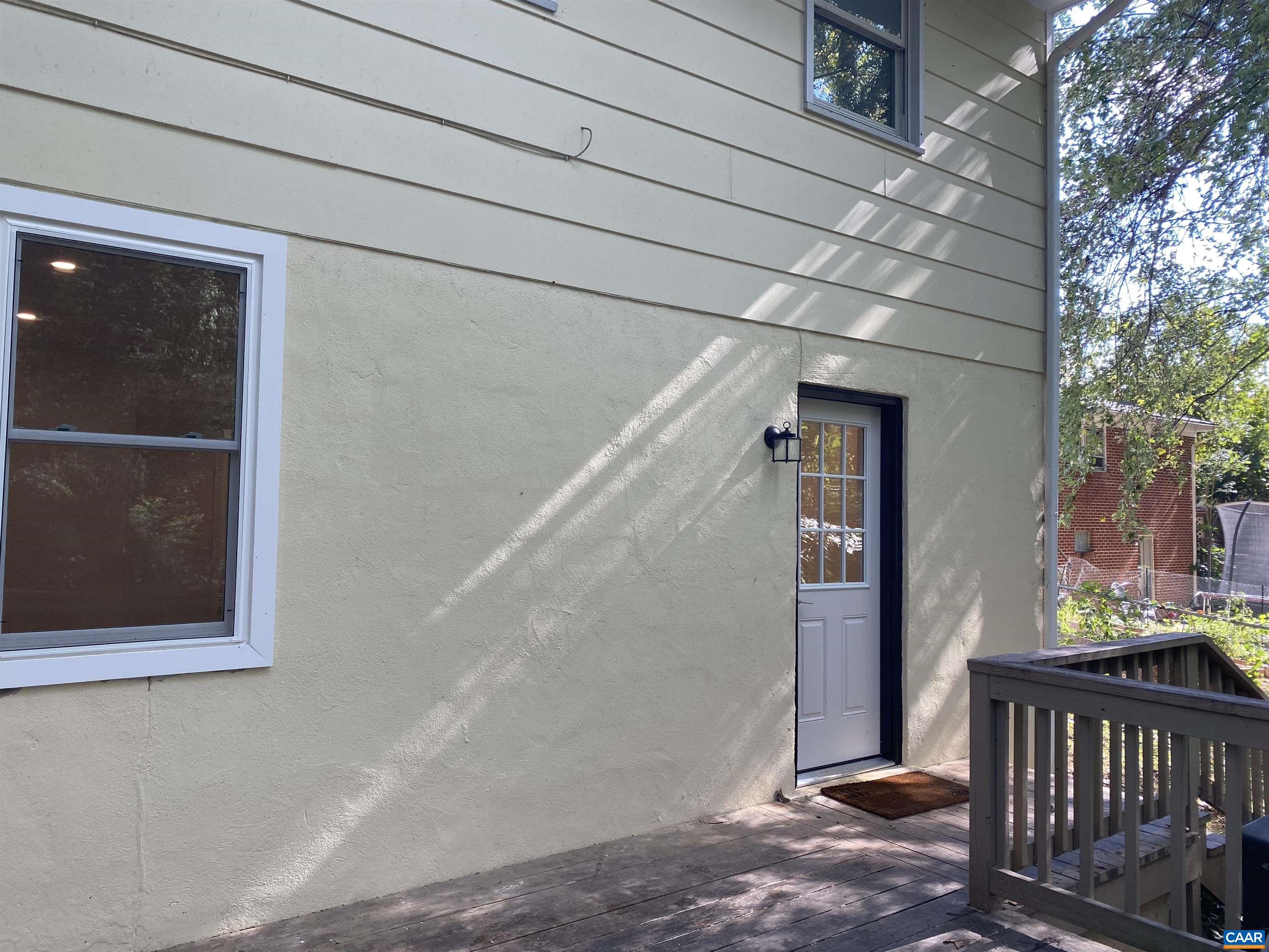 608 ELIZABETH AVE Unit: B