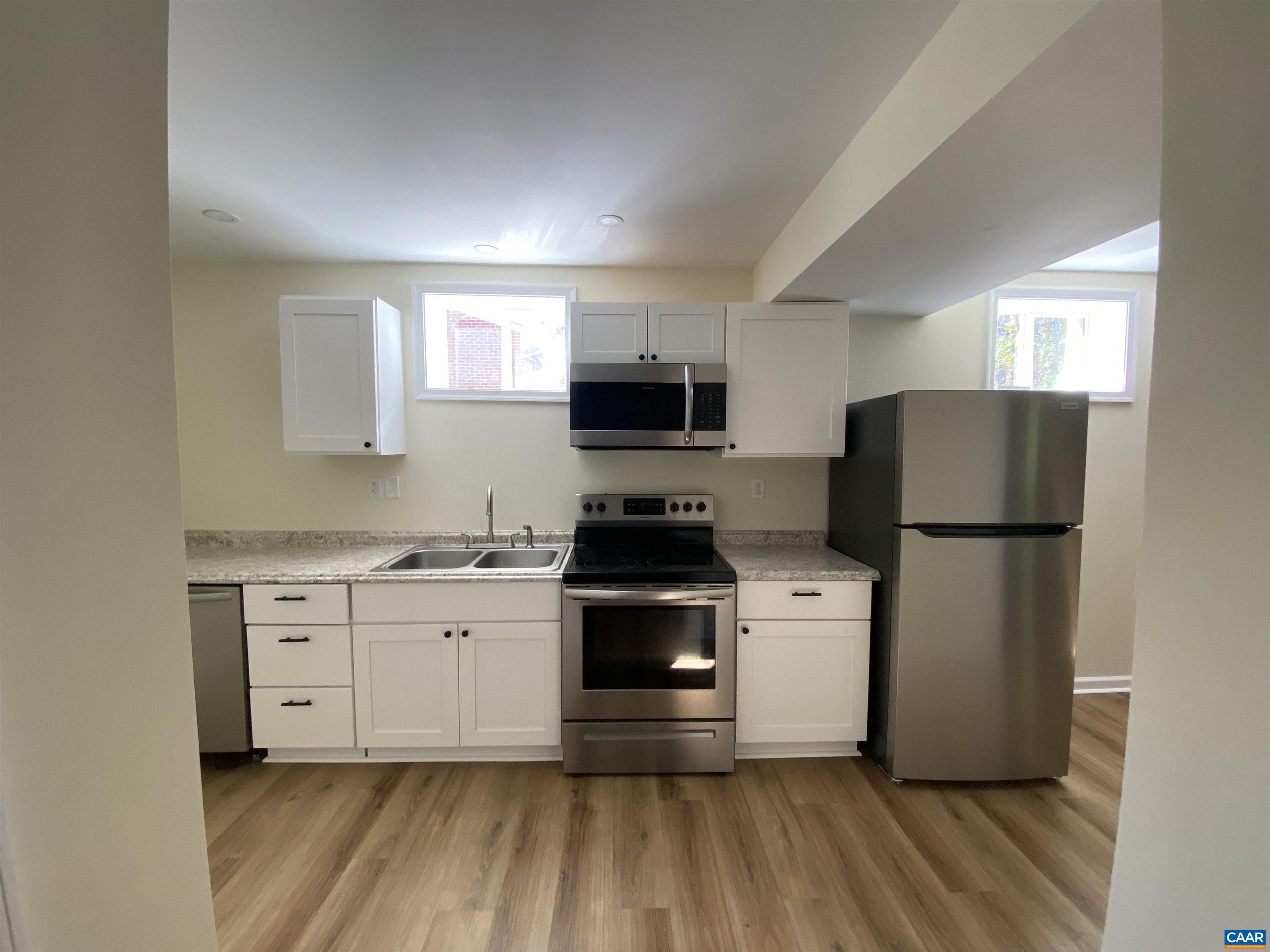 608 ELIZABETH AVE Unit: B