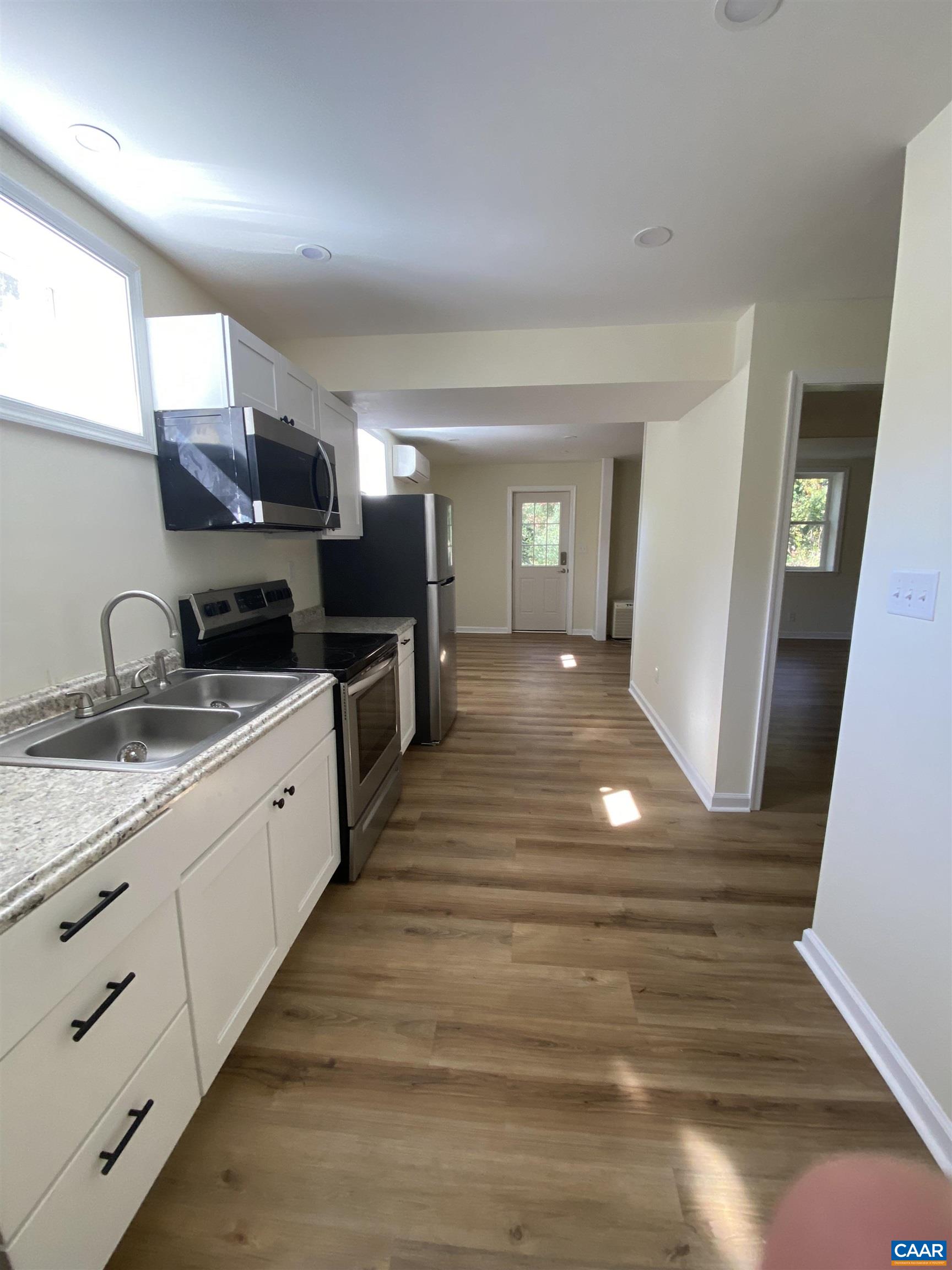 608 ELIZABETH AVE Unit: B