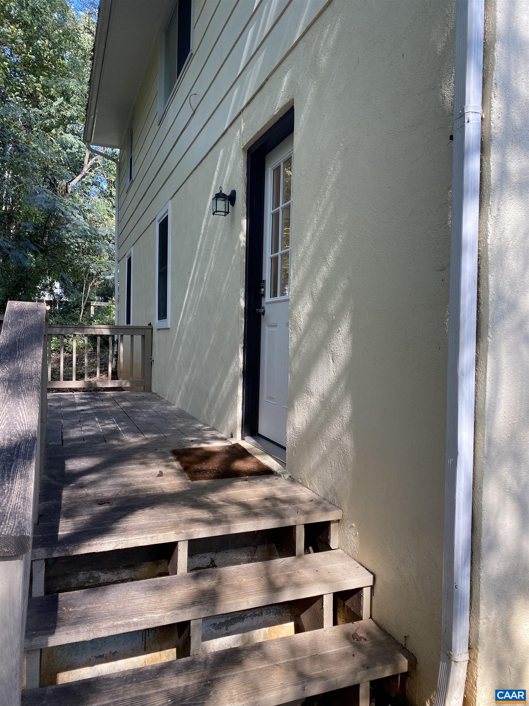 608 ELIZABETH AVE Unit: B