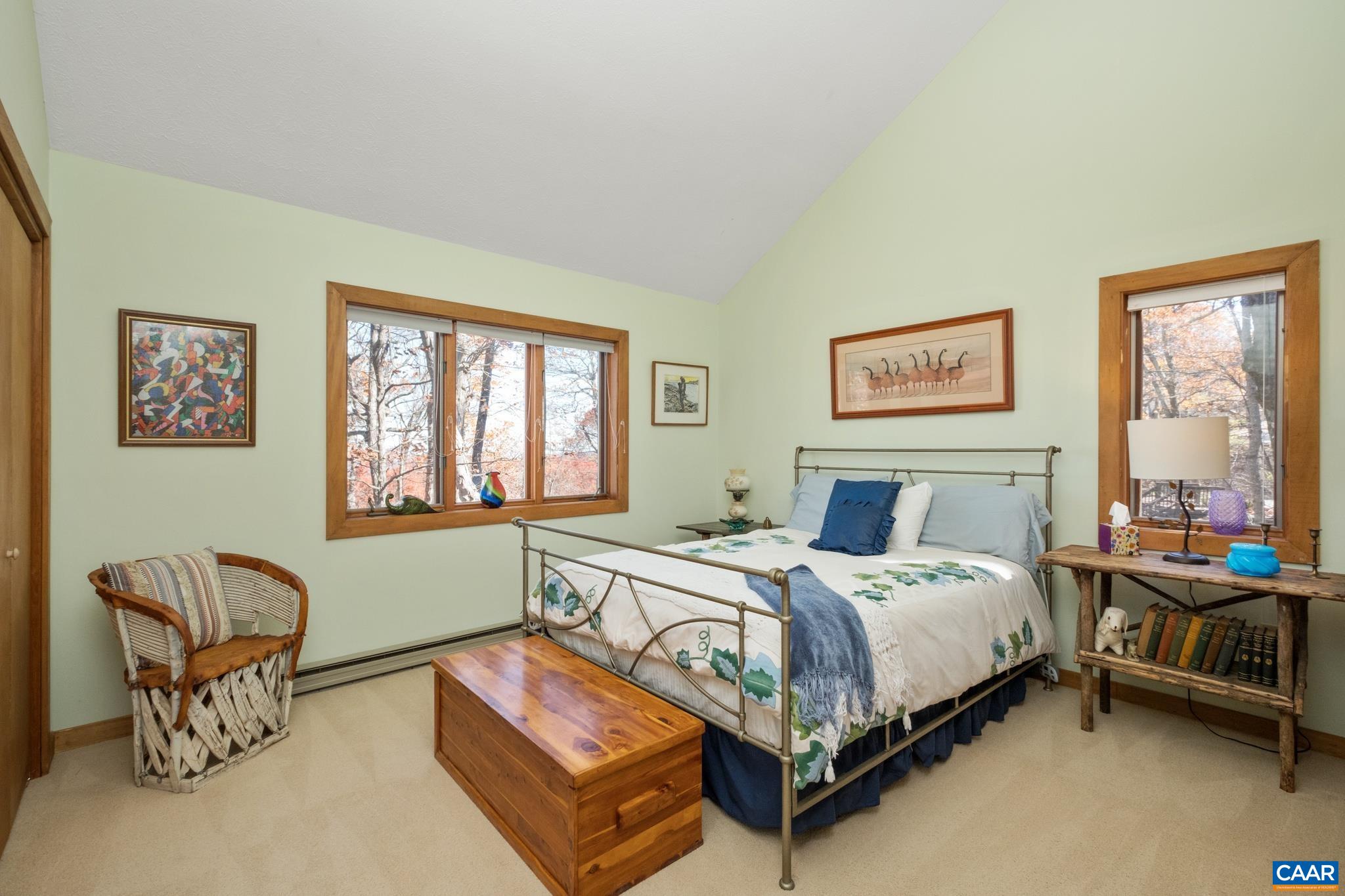 119 EAST CATOCTIN DR
