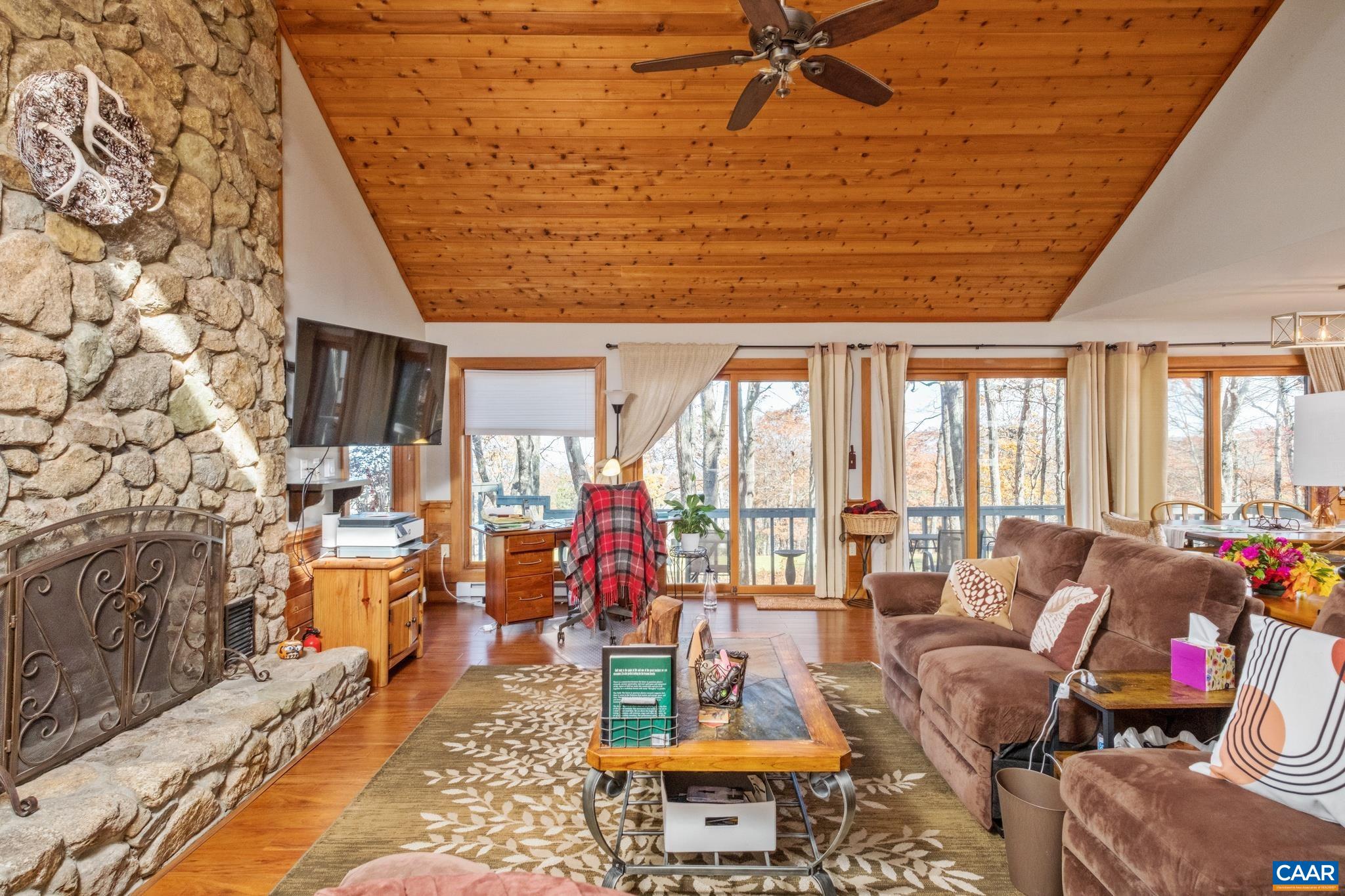 119 EAST CATOCTIN DR