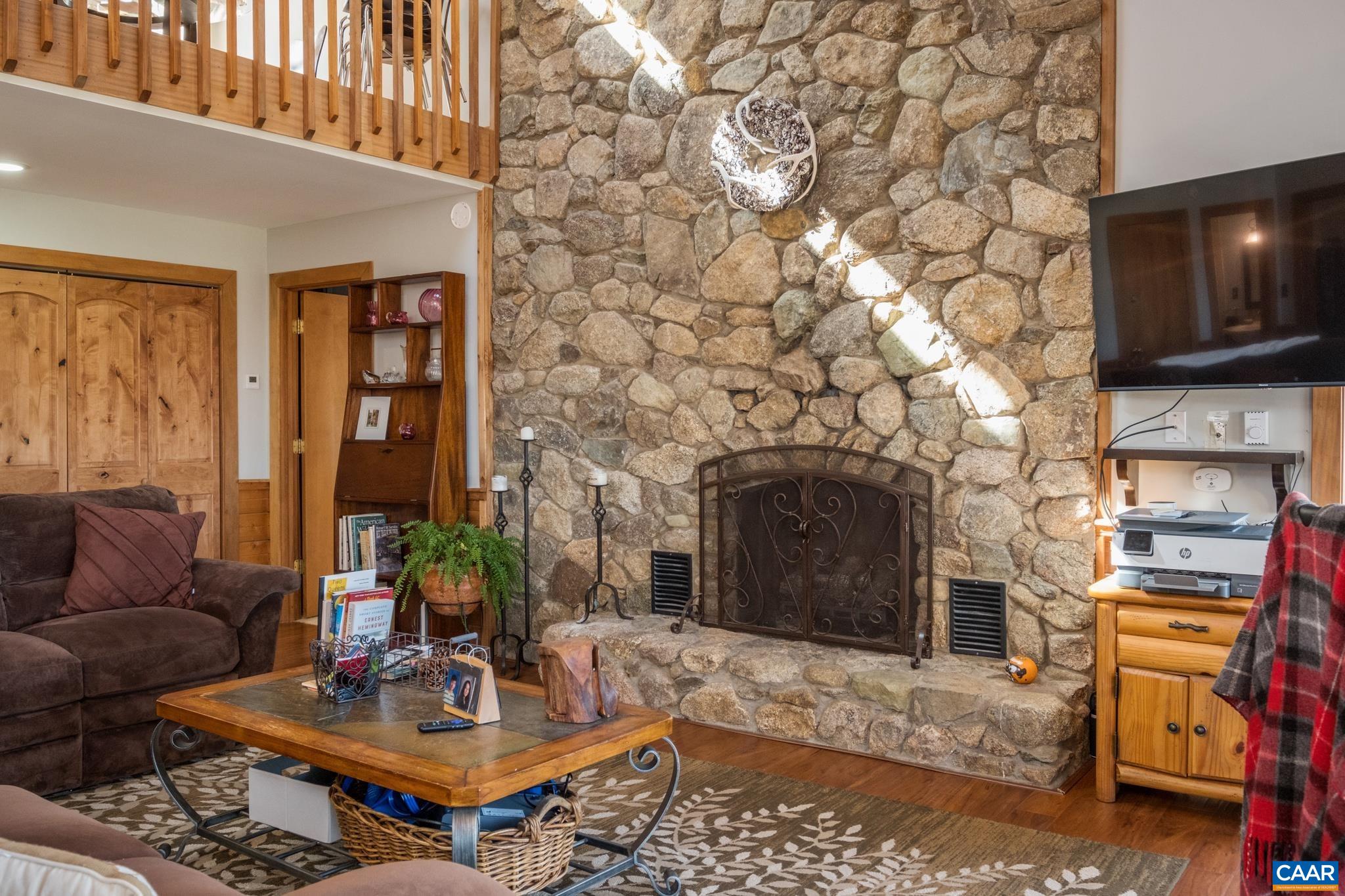 119 EAST CATOCTIN DR