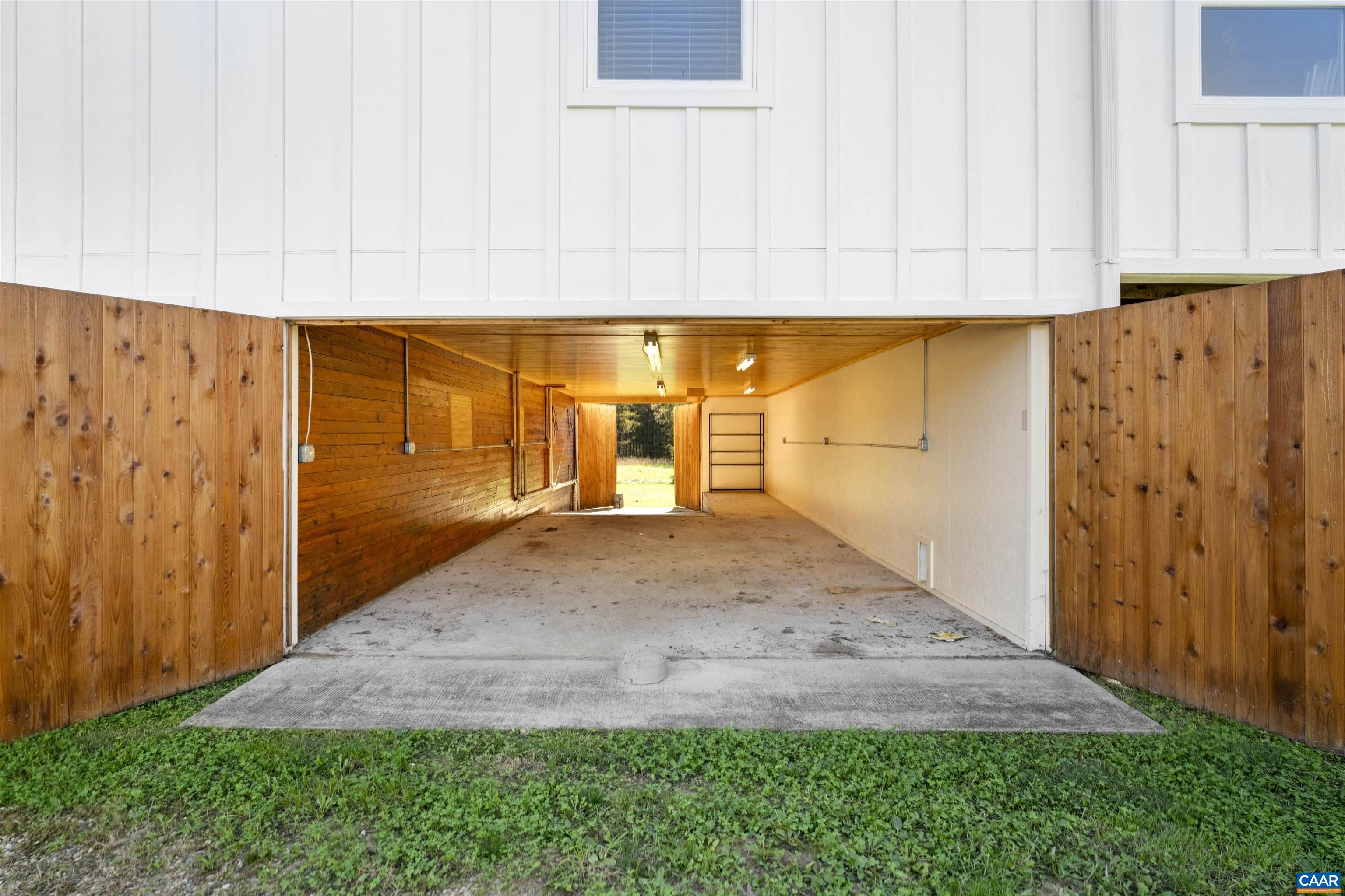 1850 BROWNS GAP TPKE