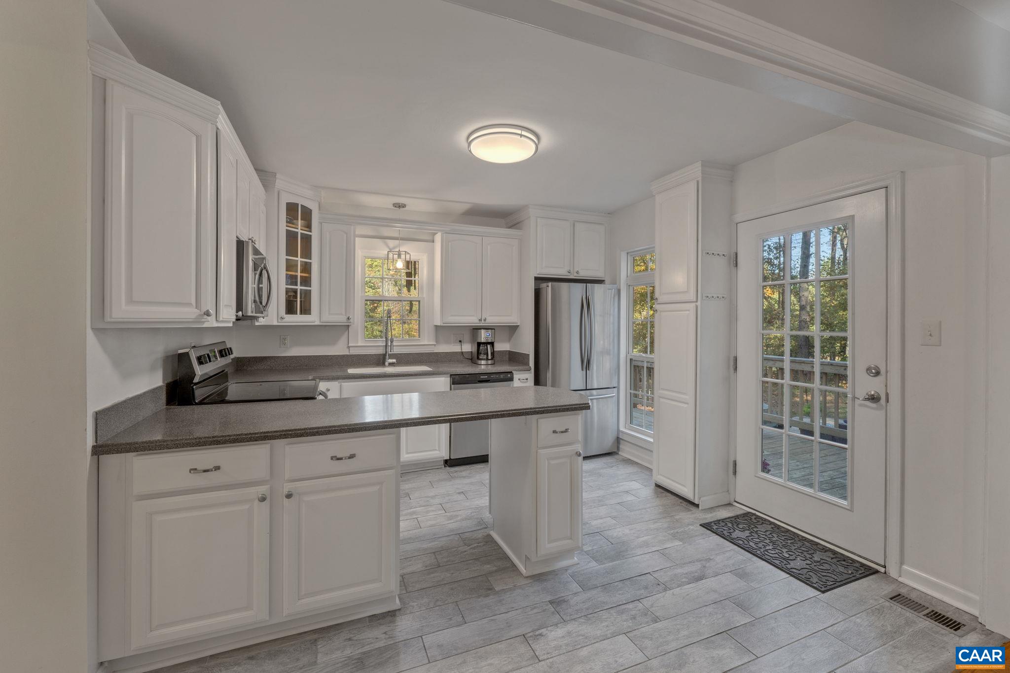 3328 MARTIN KINGS RD