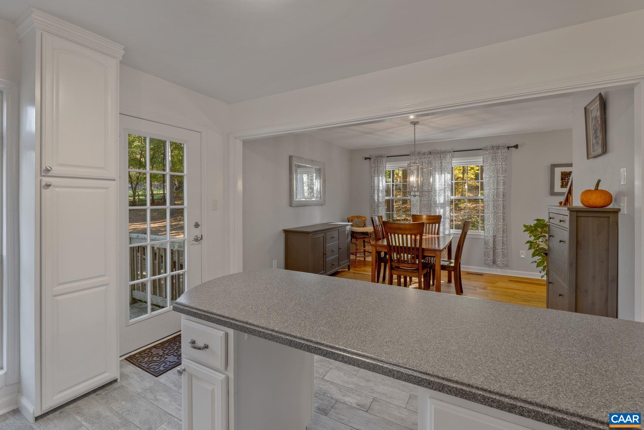 3328 MARTIN KINGS RD