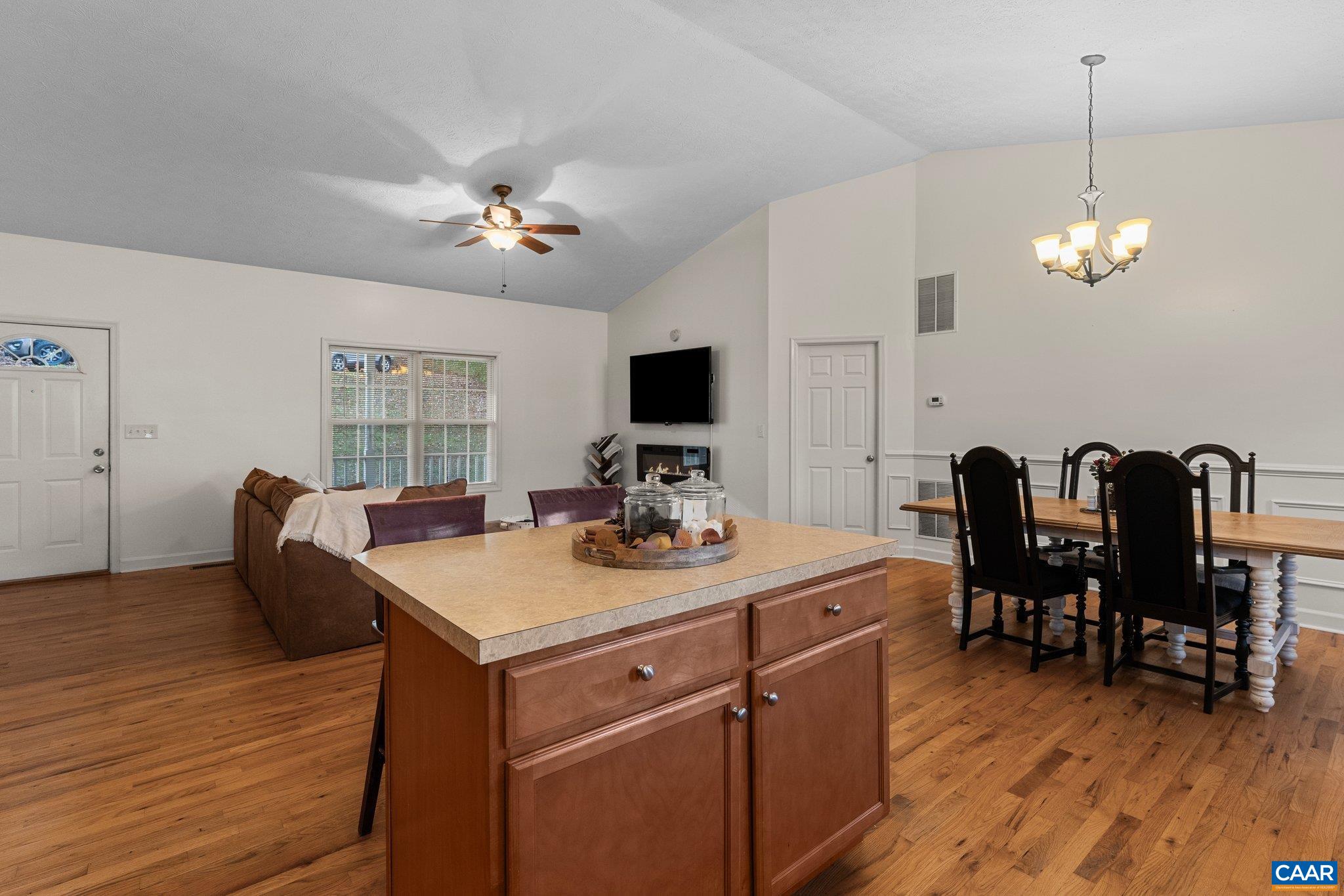 79 LARKSPUR RD