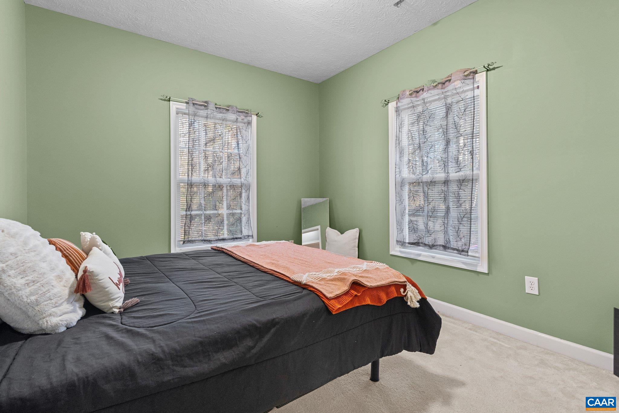 79 LARKSPUR RD