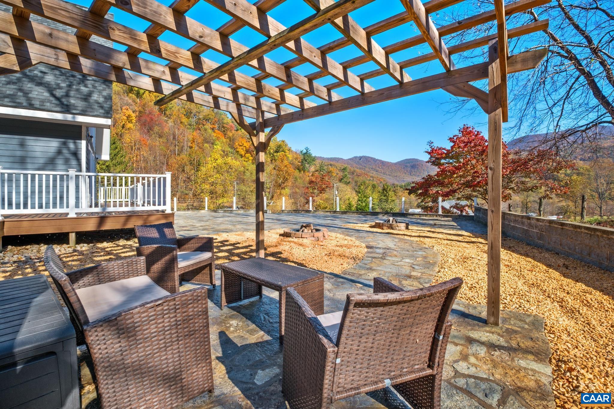 223 COXS CREEK LN