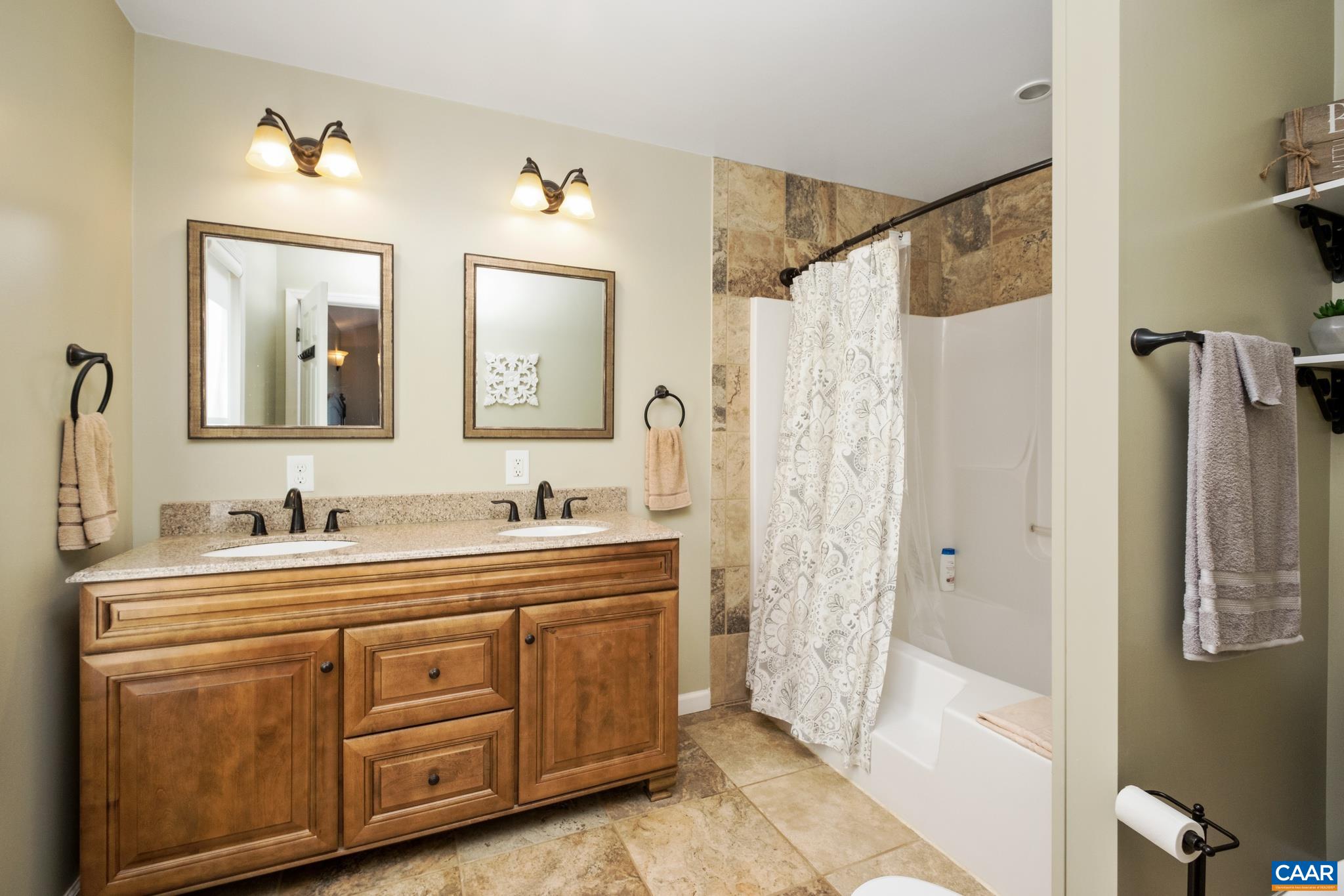 223 COXS CREEK LN