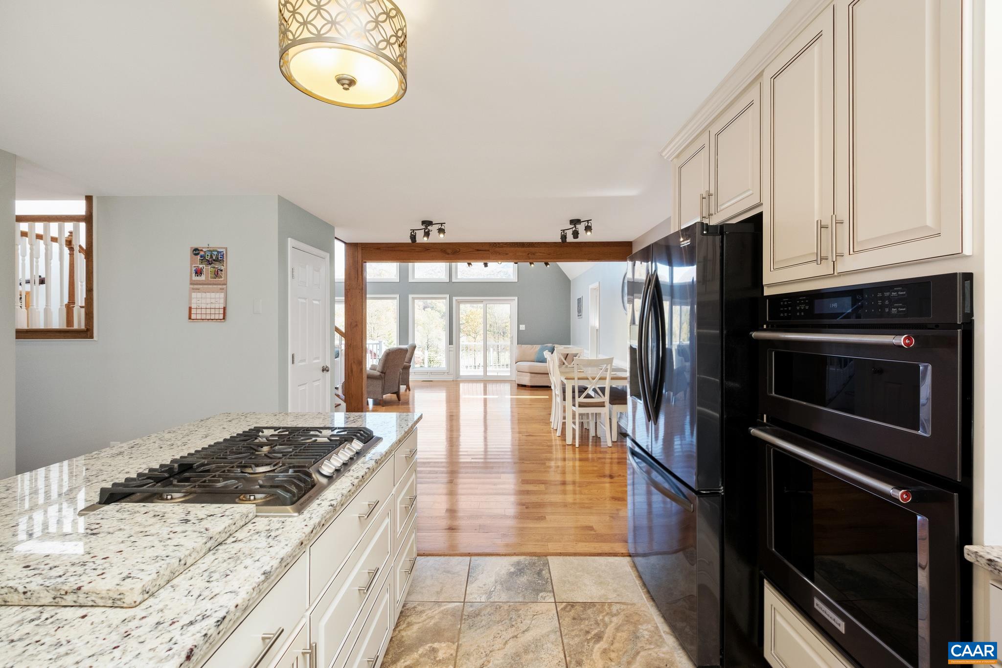 223 COXS CREEK LN