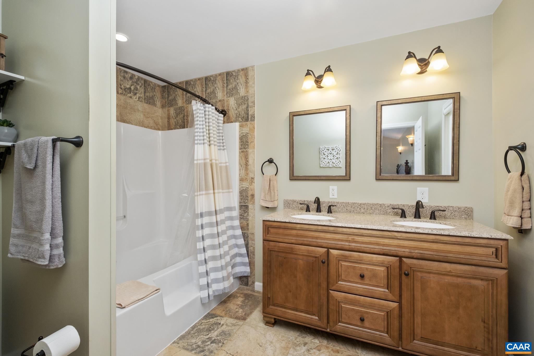 223 COXS CREEK LN