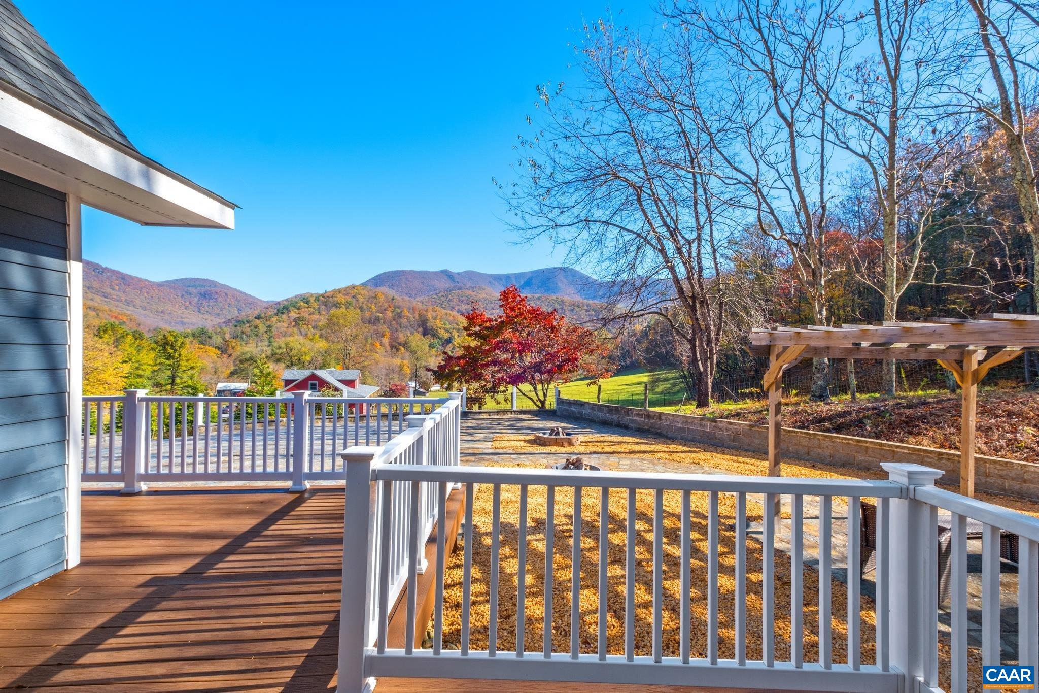 223 COXS CREEK LN