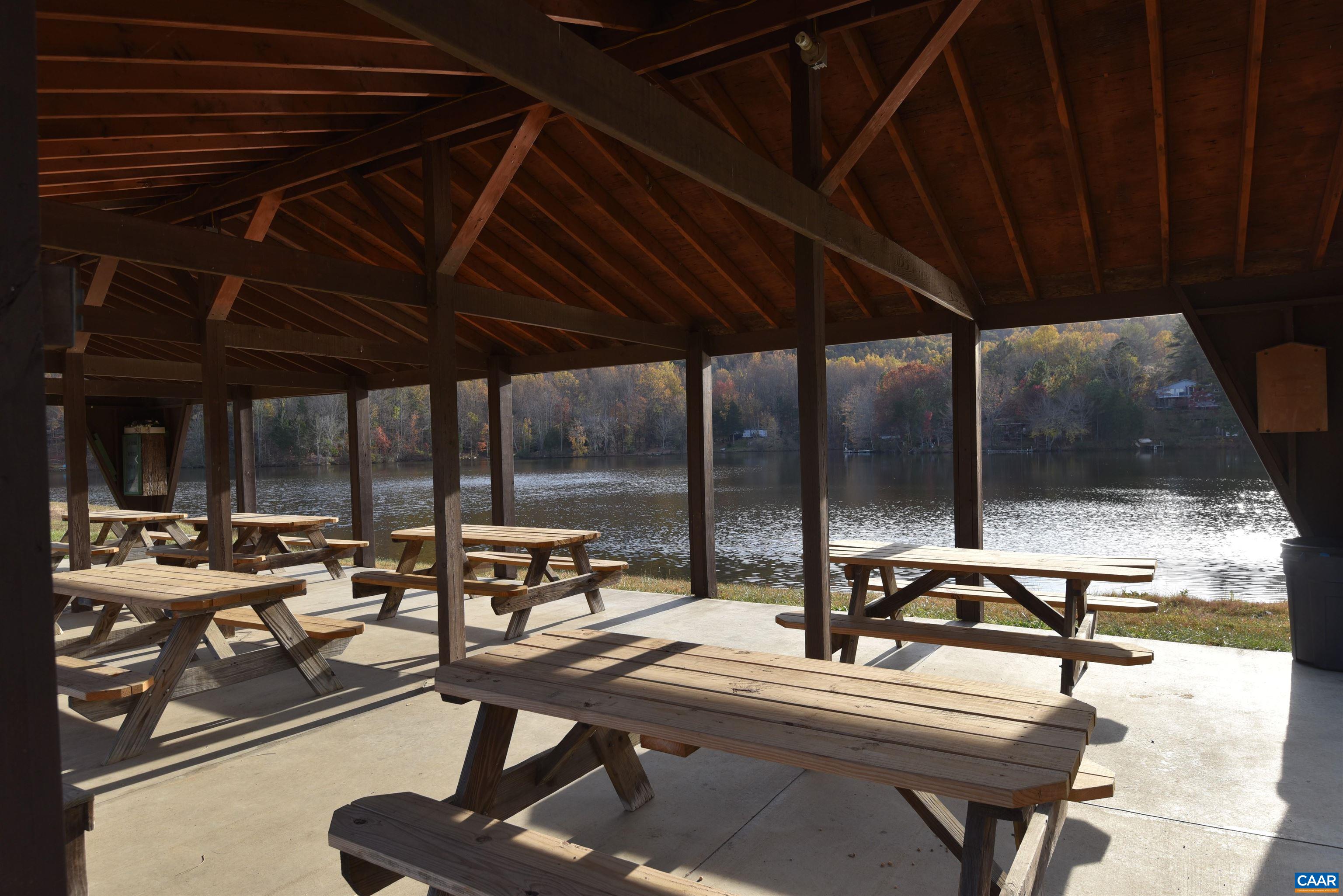 906 N GREENE ACRES RD