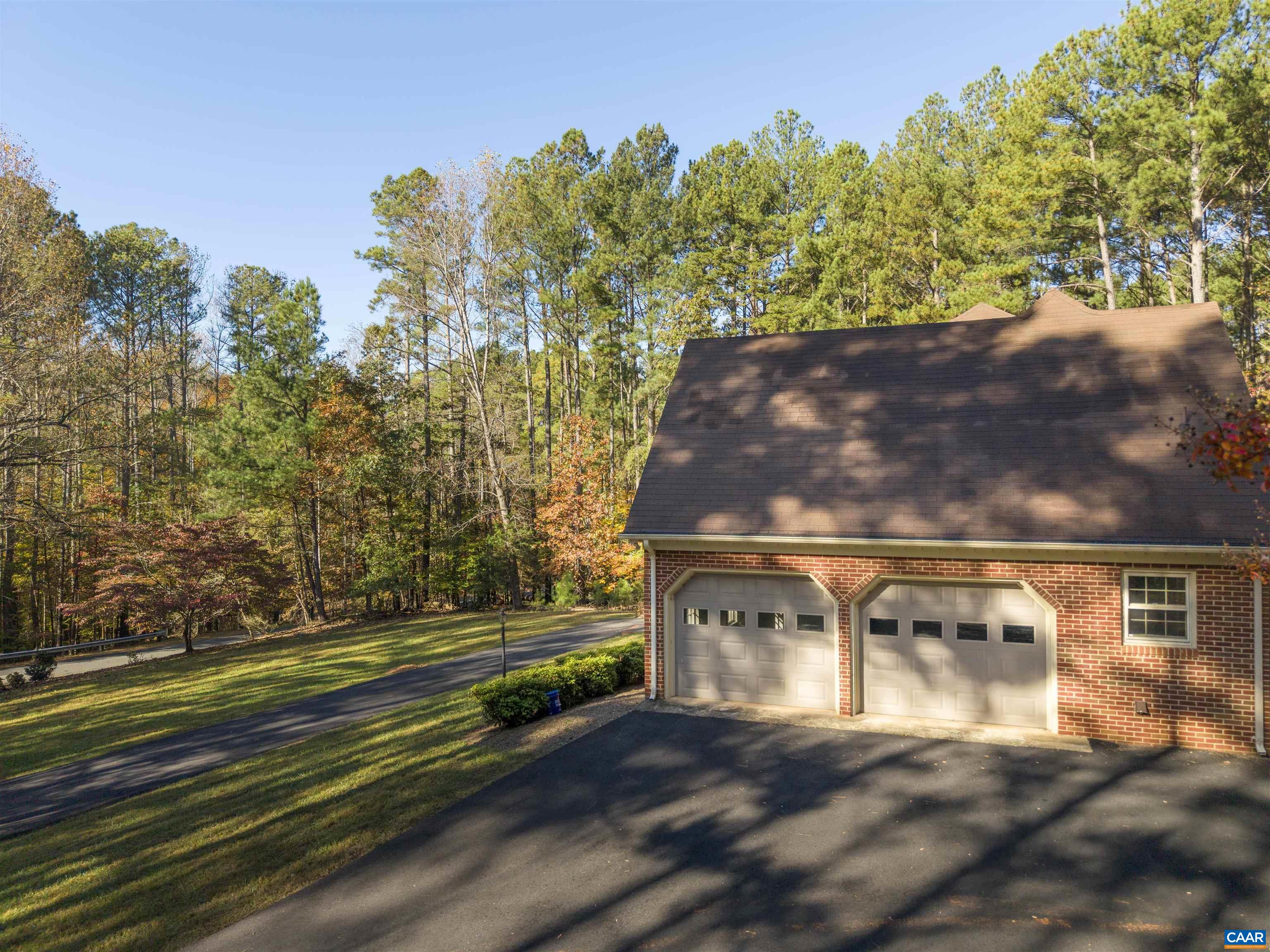 2360 SPRING BROOK DR