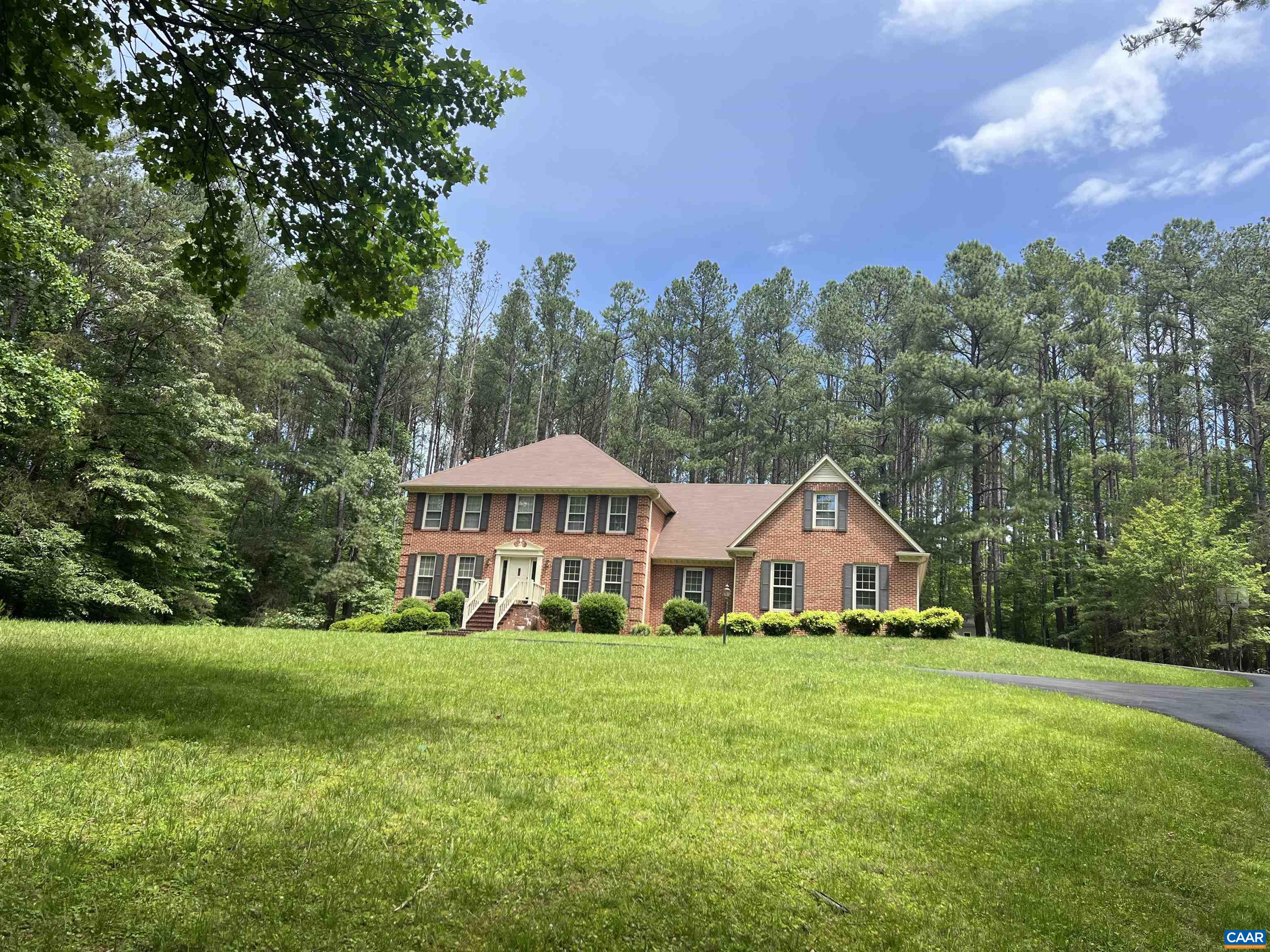 2360 SPRING BROOK DR