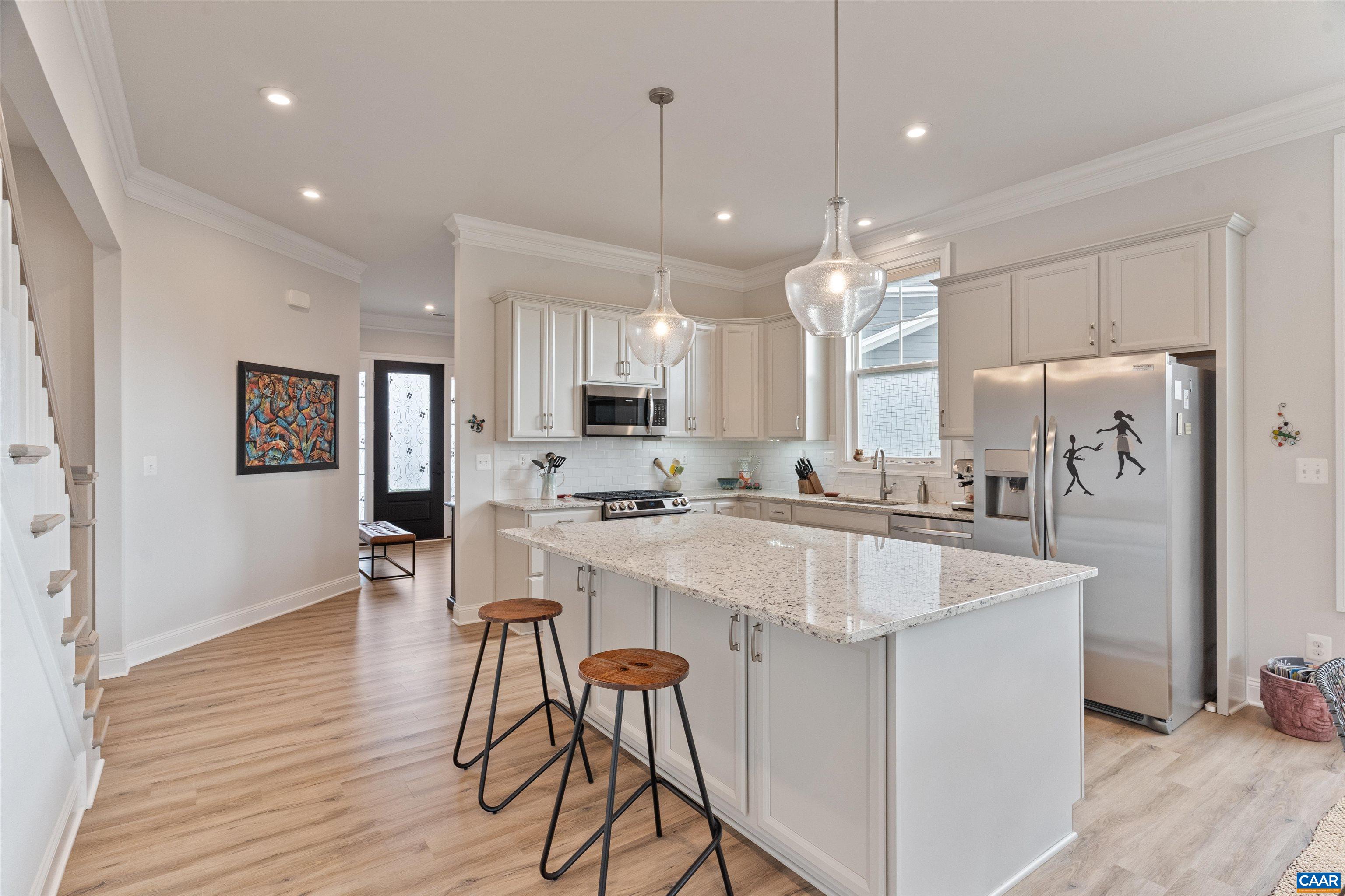323 CLAIBOURNE RD