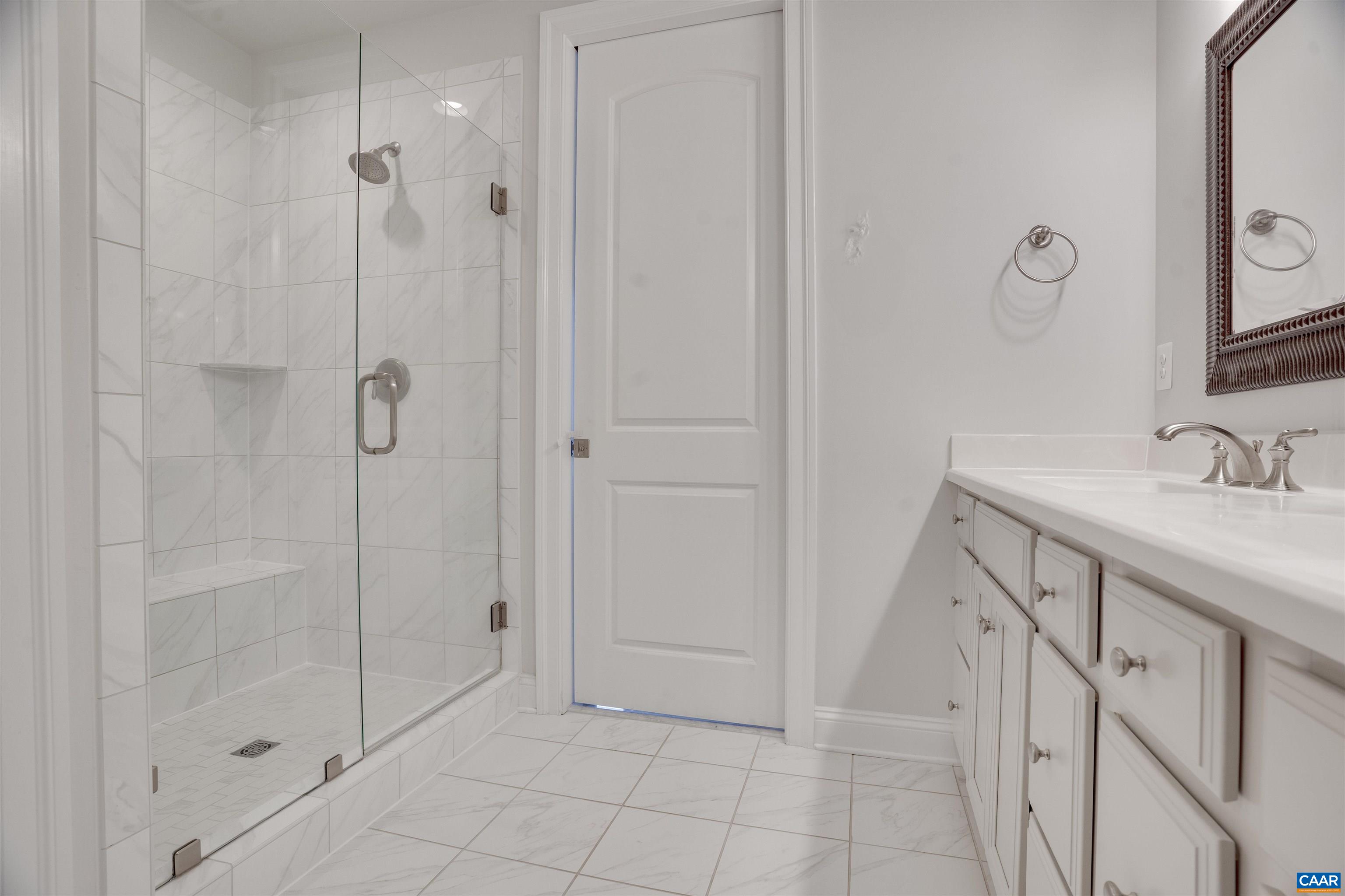 323 CLAIBOURNE RD