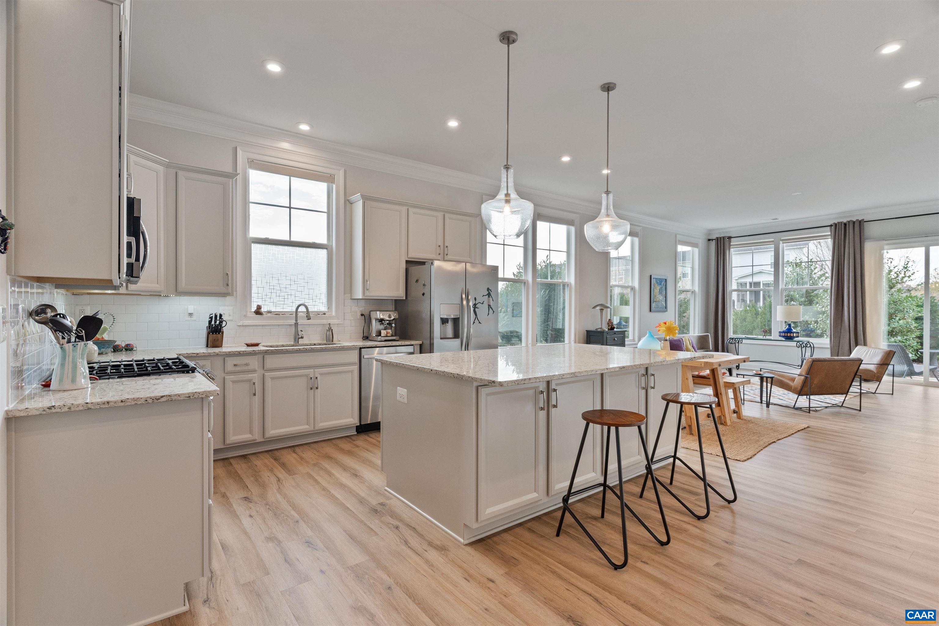 323 CLAIBOURNE RD