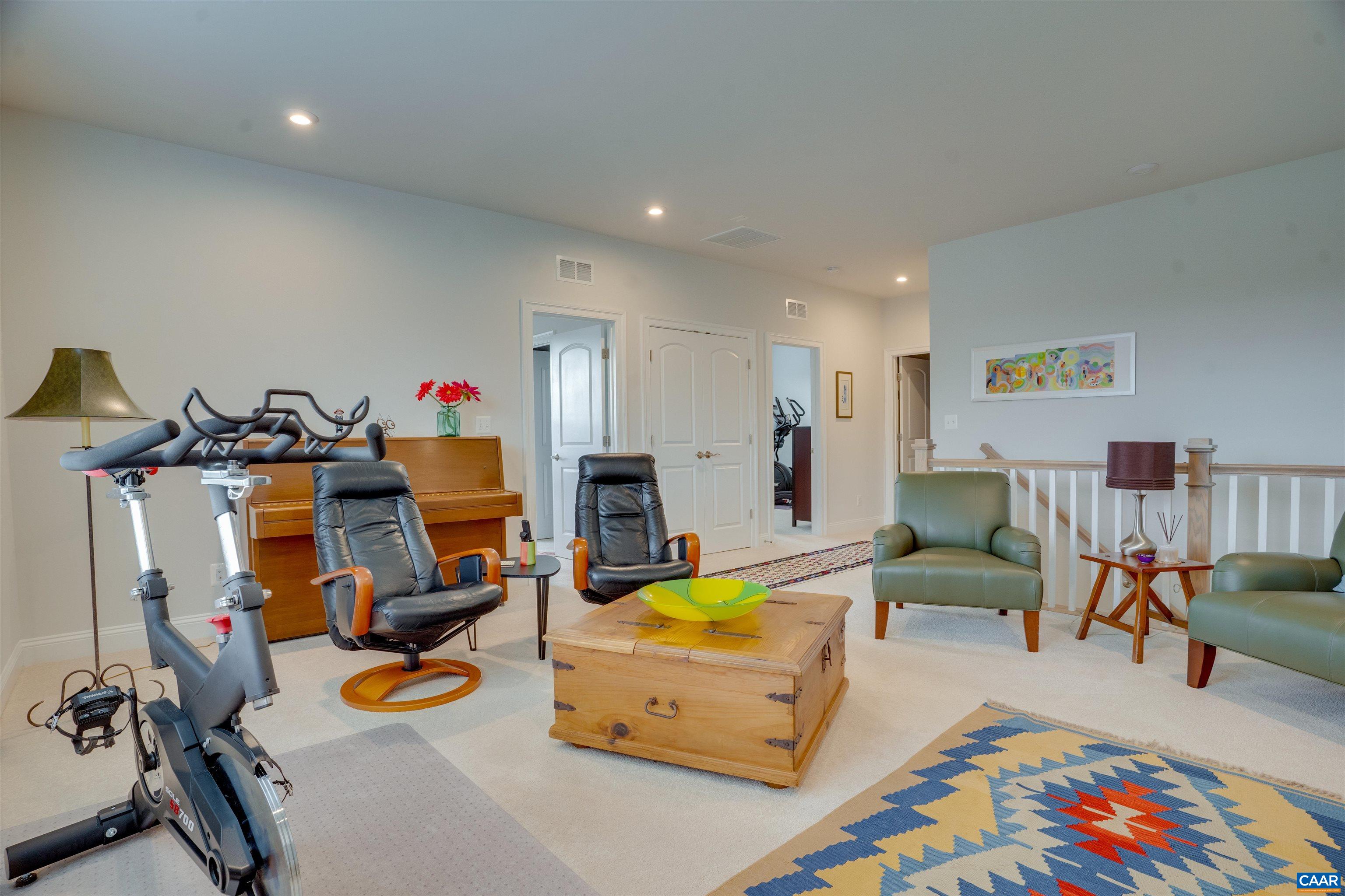 323 CLAIBOURNE RD