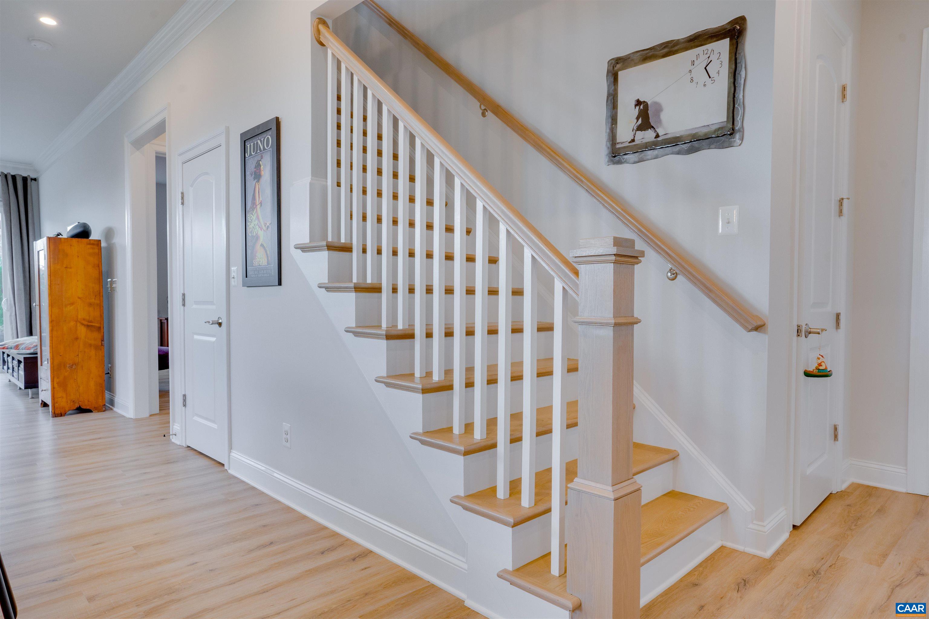 323 CLAIBOURNE RD