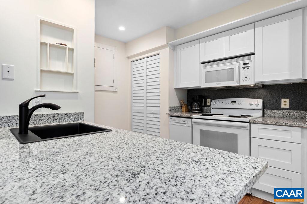 2243 TANNERS RIDGE CONDOS