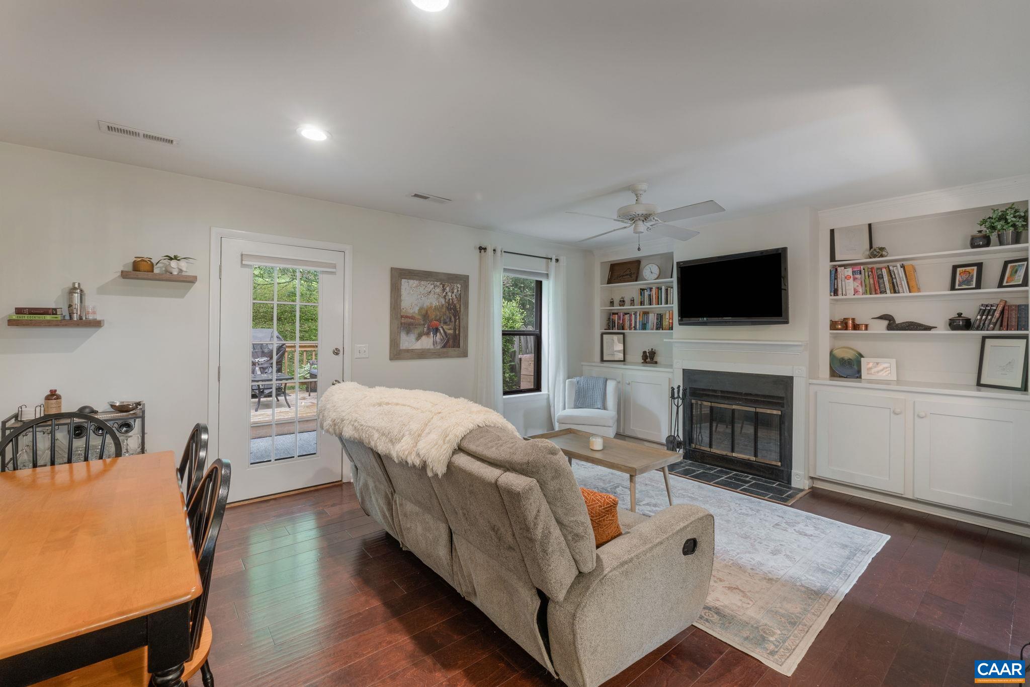 712 EXTON CT