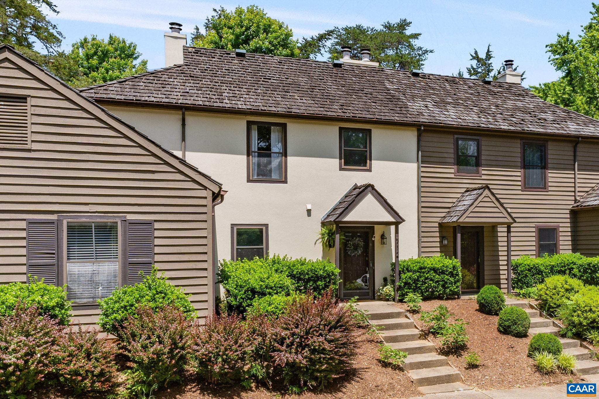 712 EXTON CT