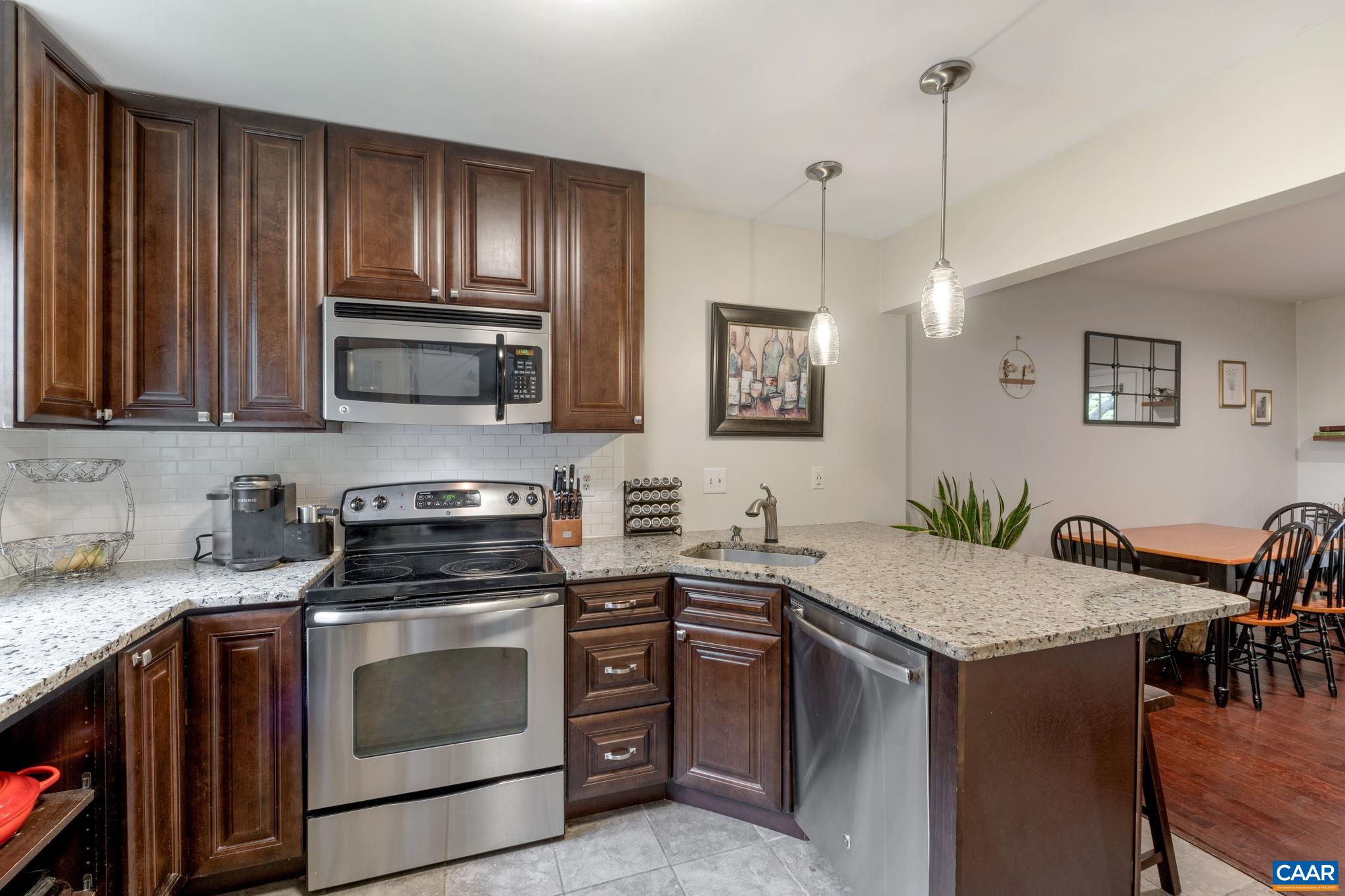712 EXTON CT