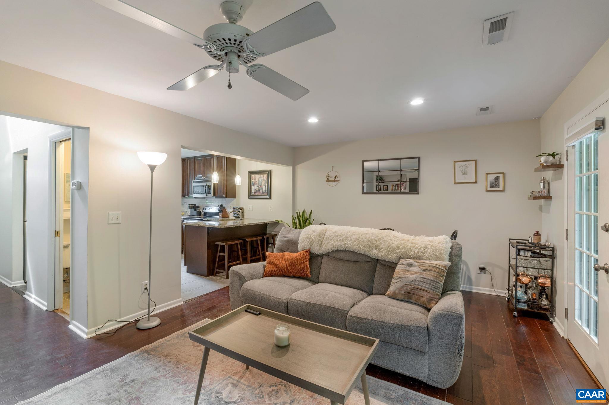 712 EXTON CT