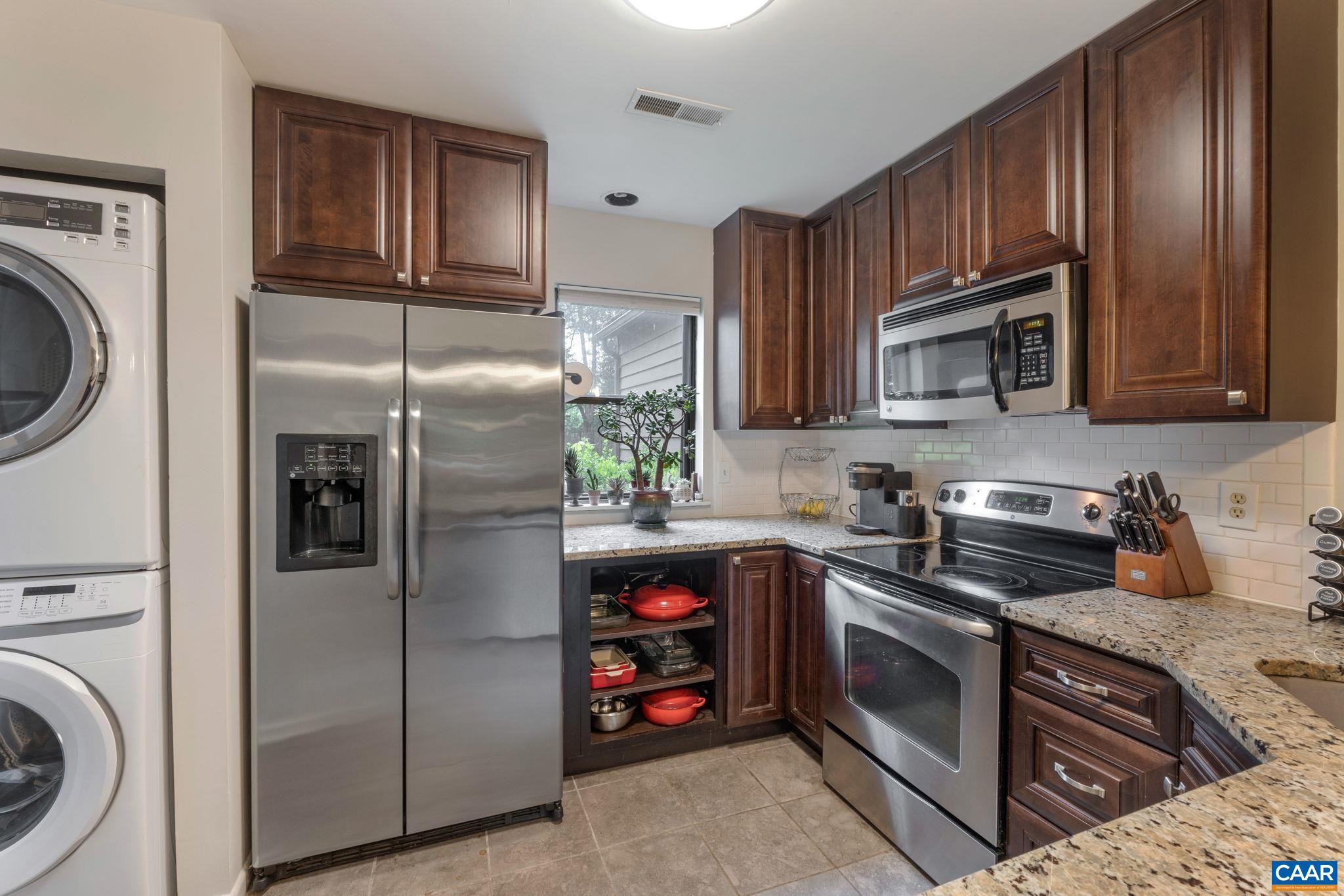 712 EXTON CT