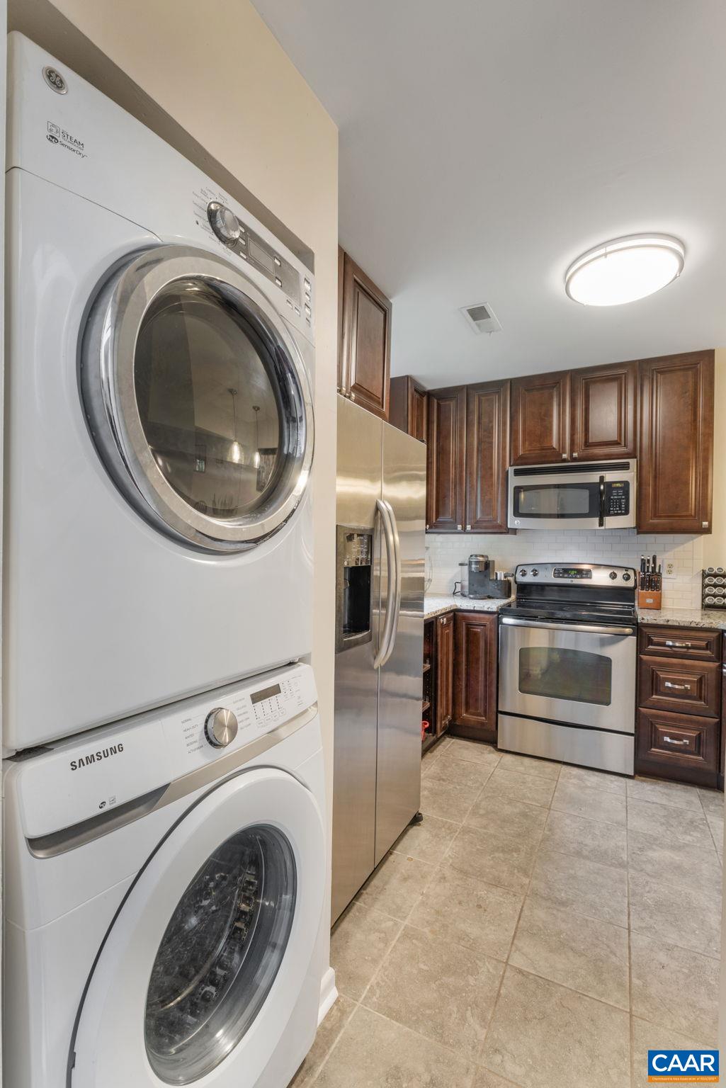 712 EXTON CT