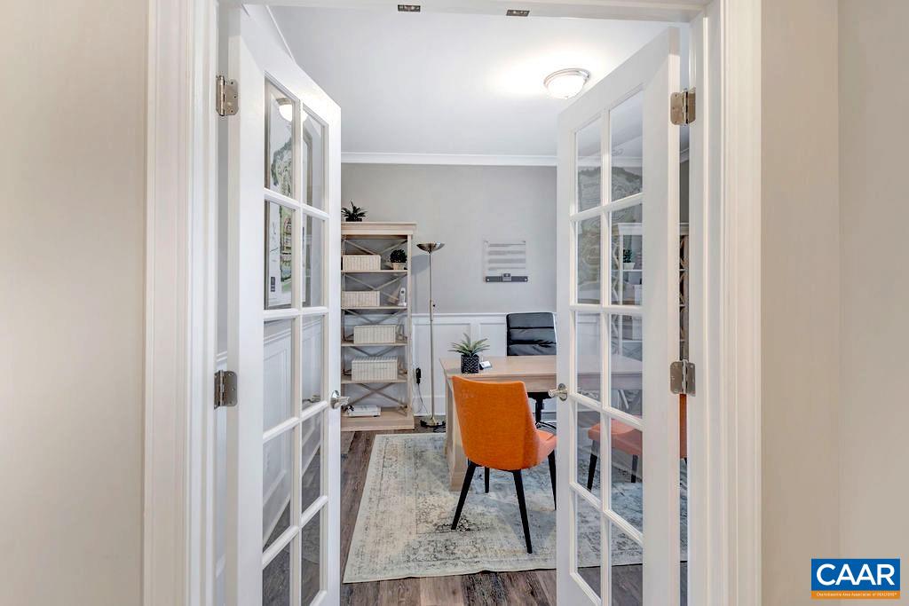 27 THICKET RUN DR
