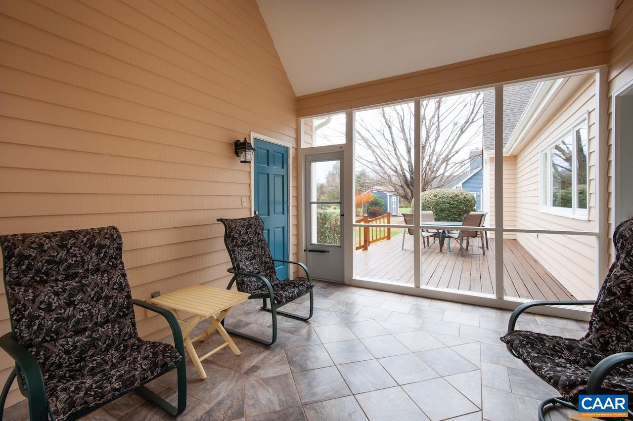 104 SADDLE RIDGE LN