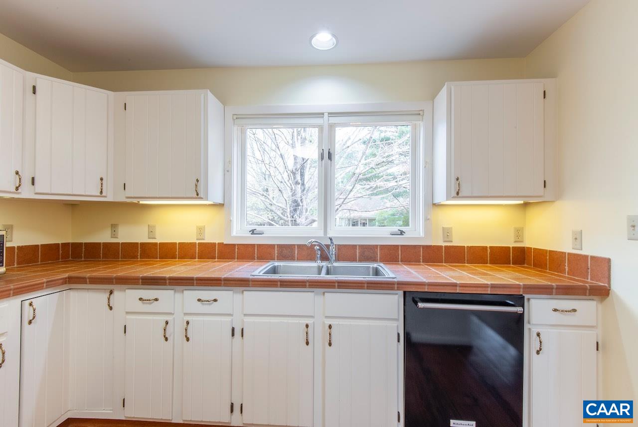 104 SADDLE RIDGE LN