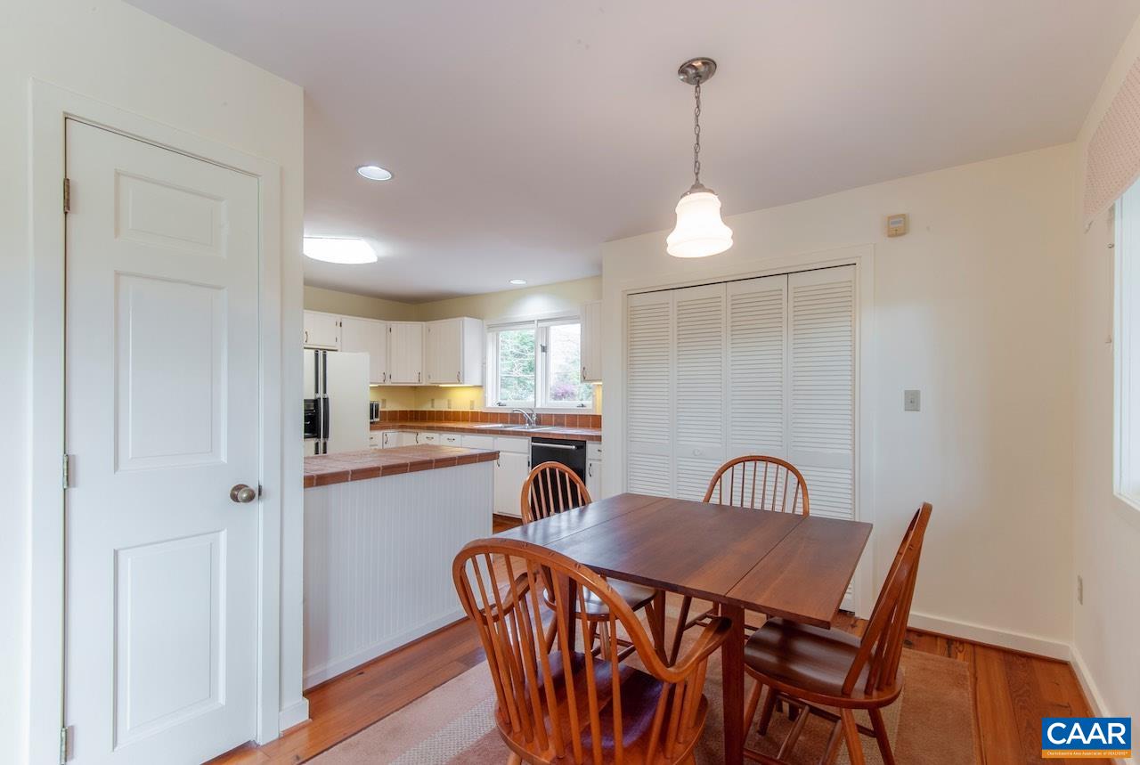 104 SADDLE RIDGE LN