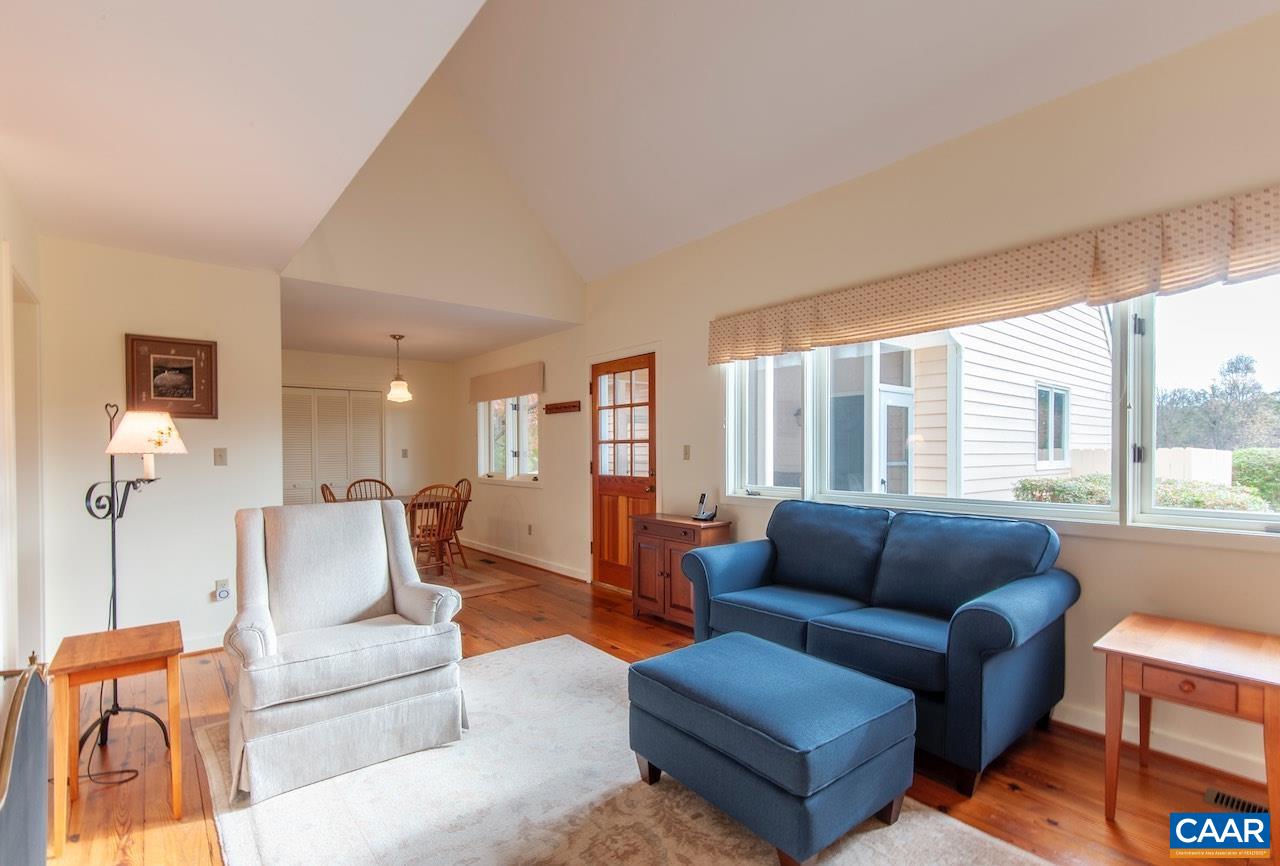 104 SADDLE RIDGE LN