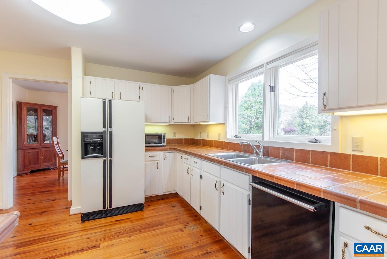 104 SADDLE RIDGE LN