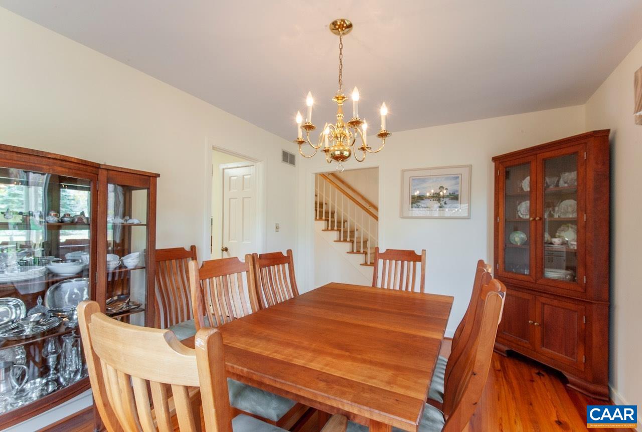 104 SADDLE RIDGE LN