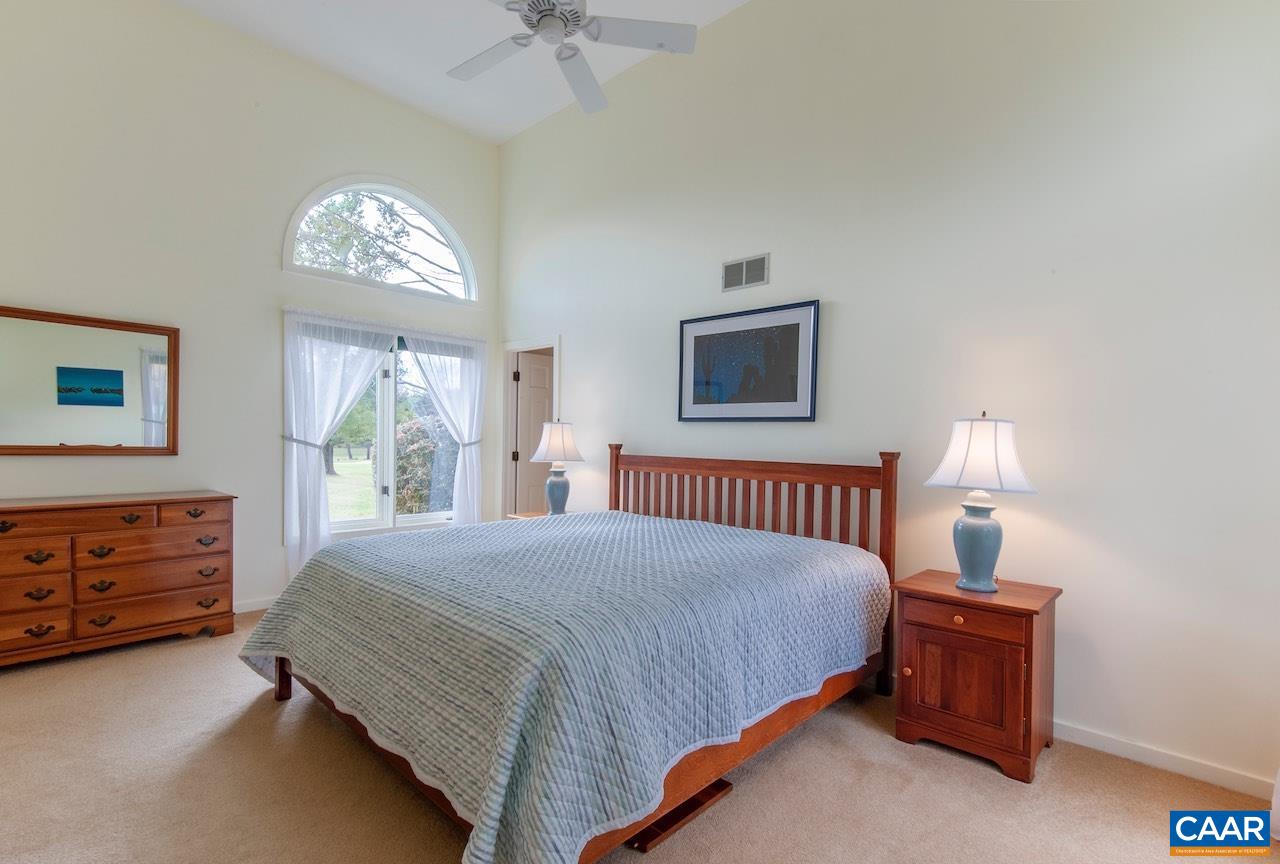 104 SADDLE RIDGE LN