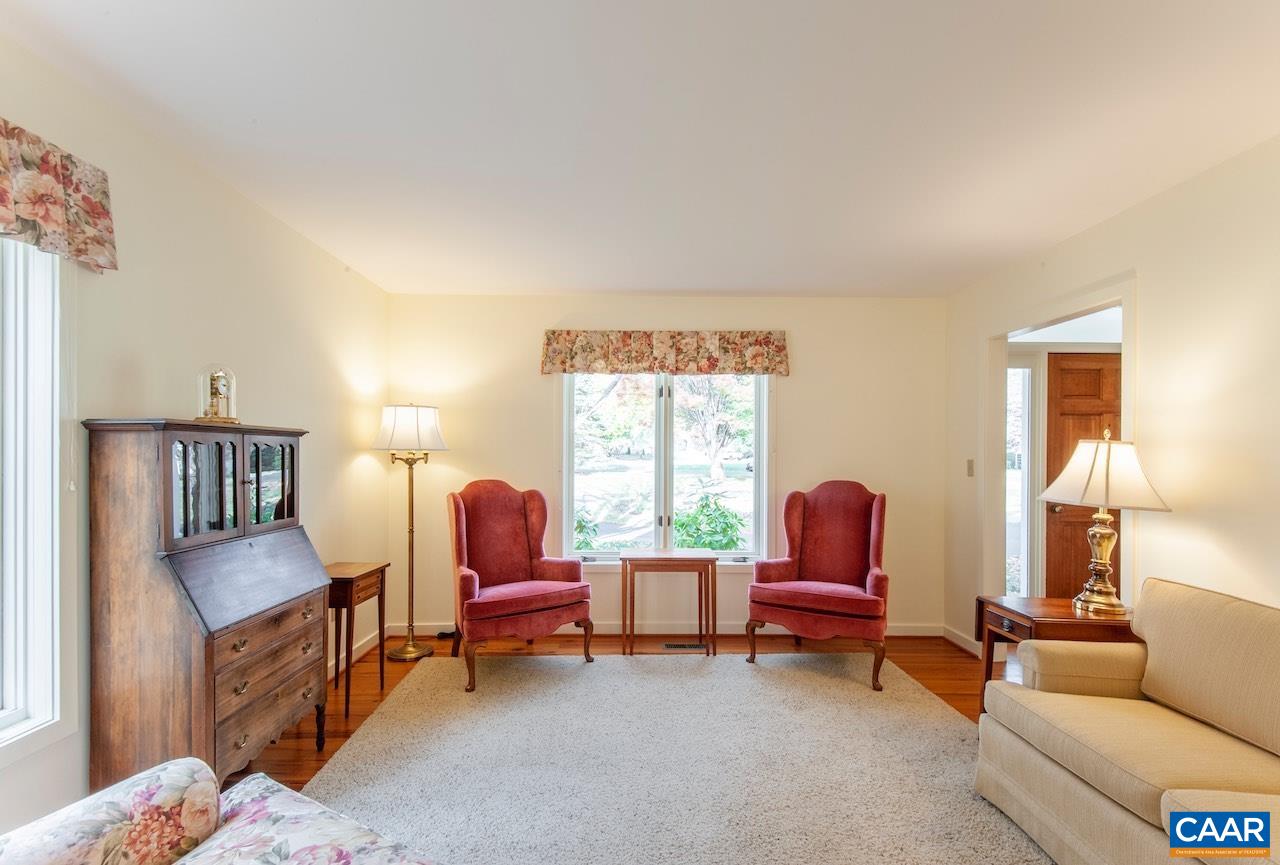 104 SADDLE RIDGE LN